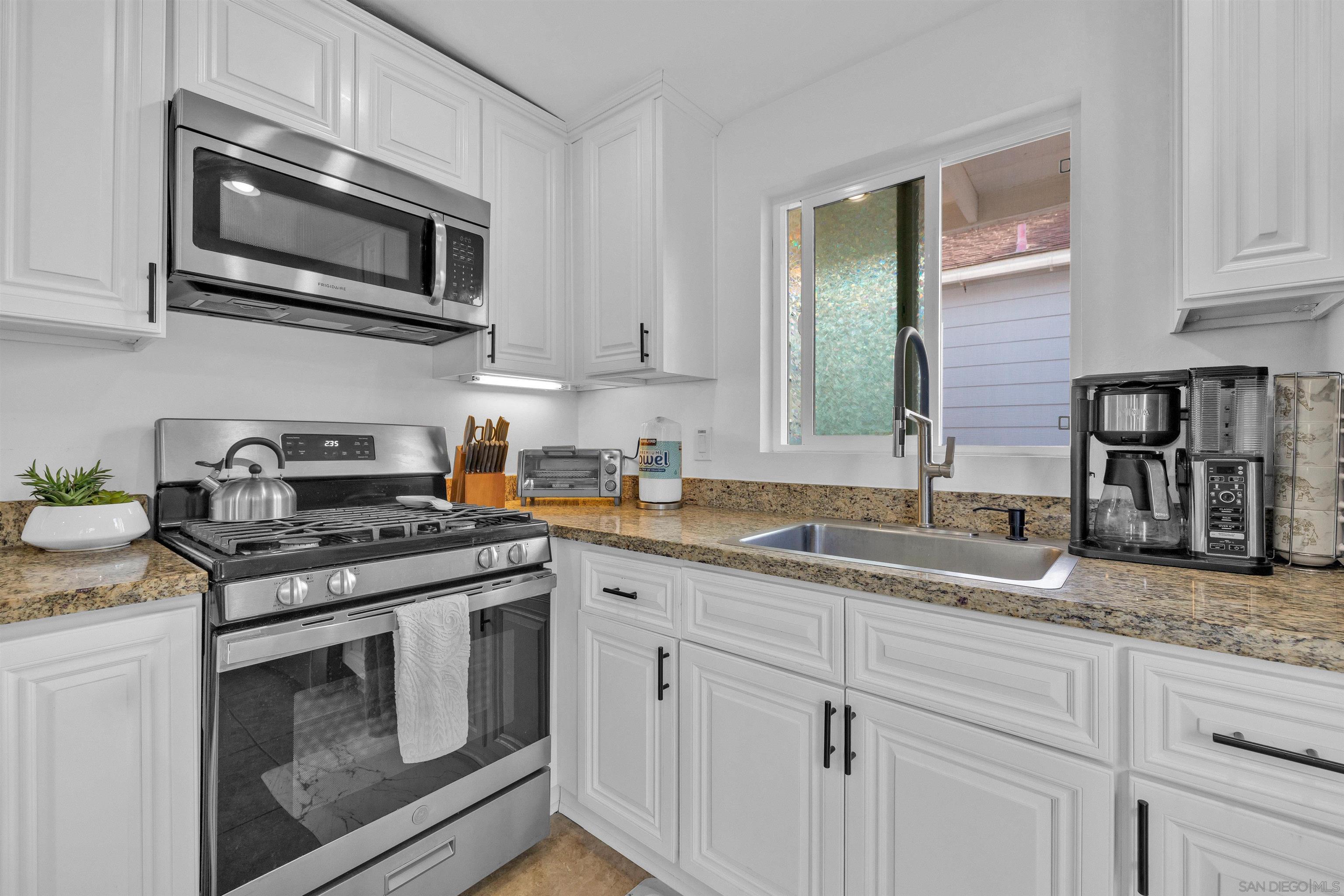 Detail Gallery Image 32 of 57 For 4825 W Point Loma, San Diego,  CA 92107 - – Beds | – Baths