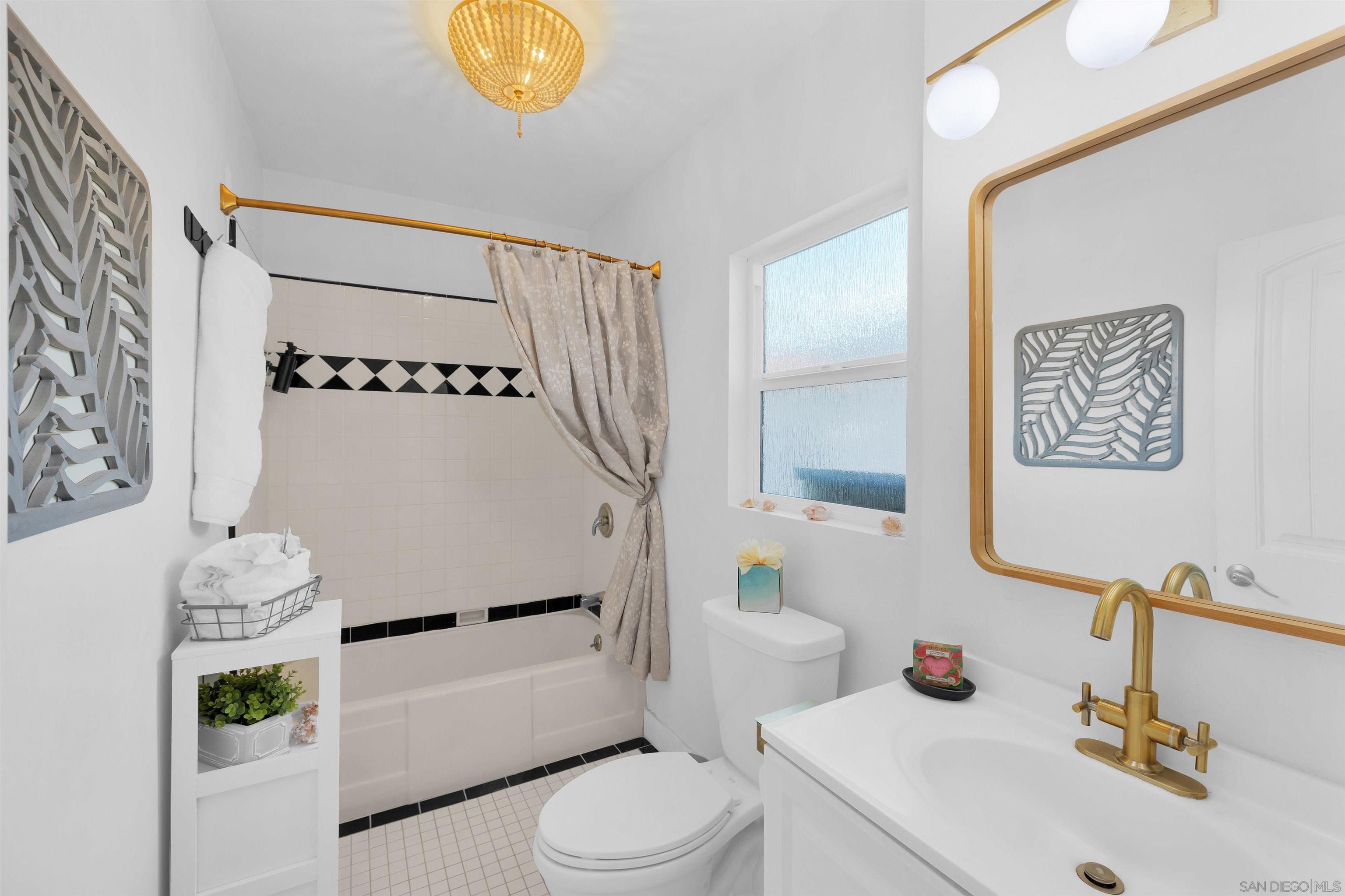 Detail Gallery Image 35 of 57 For 4825 W Point Loma, San Diego,  CA 92107 - – Beds | – Baths