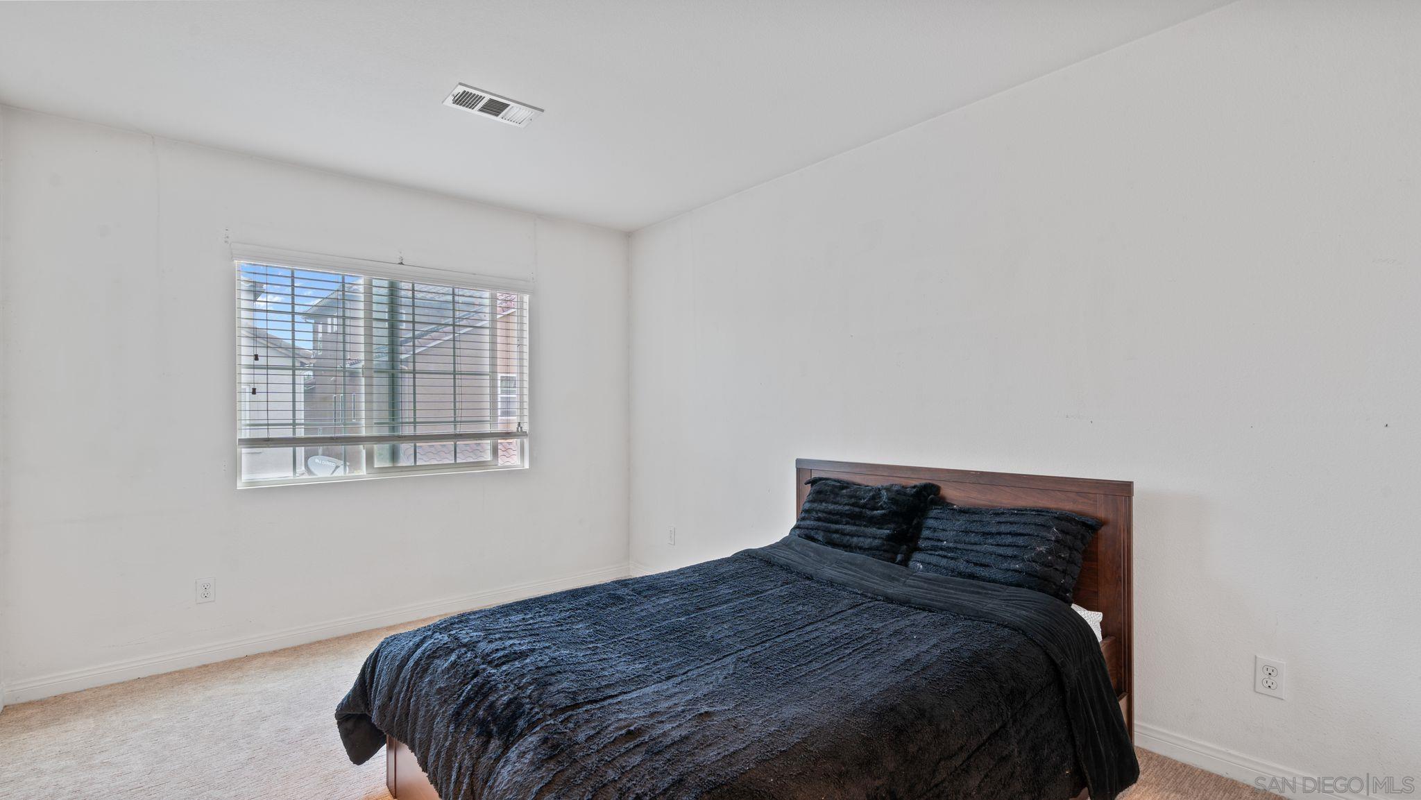 Detail Gallery Image 15 of 22 For 1613  Jones St, Chula Vista,  CA 91913 - 4 Beds | 2/1 Baths