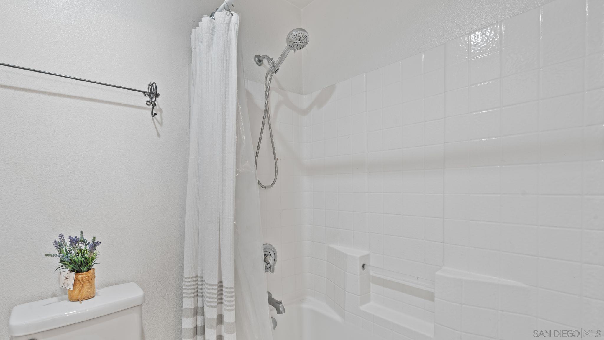 Detail Gallery Image 17 of 22 For 1613  Jones St, Chula Vista,  CA 91913 - 4 Beds | 2/1 Baths