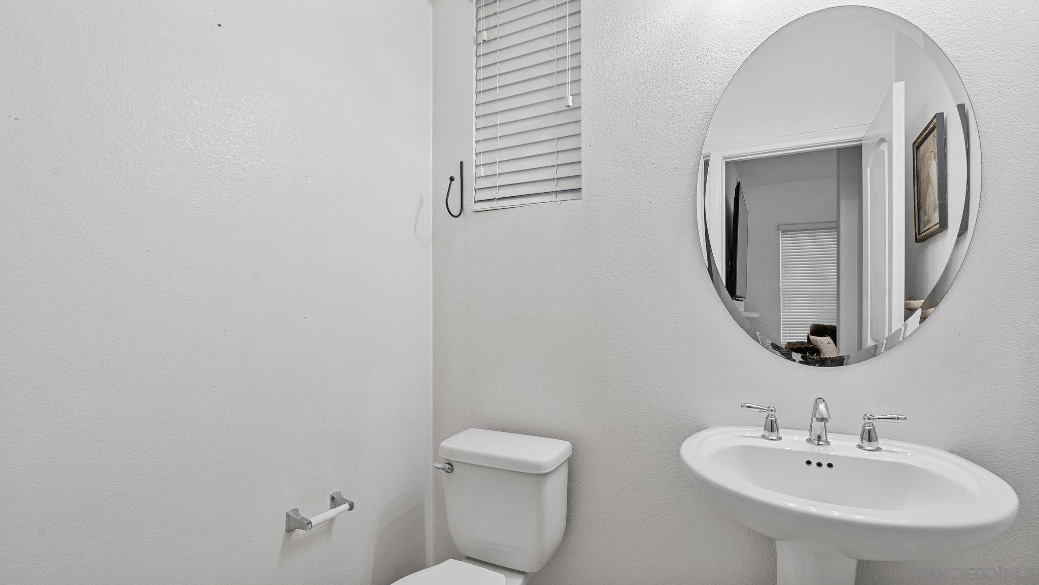 Detail Gallery Image 8 of 22 For 1613  Jones St, Chula Vista,  CA 91913 - 4 Beds | 2/1 Baths