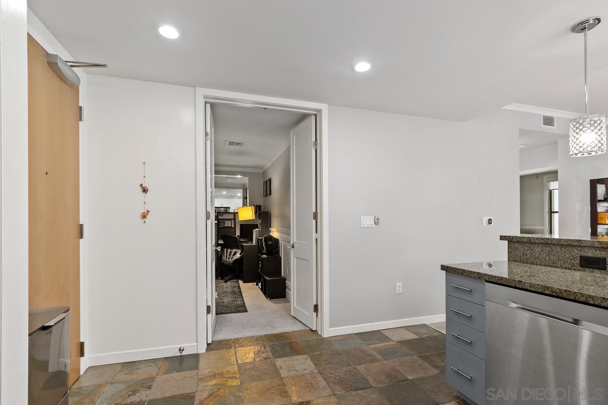 Detail Gallery Image 19 of 34 For 1150  J Street  #218,  San Diego,  CA 92101 - 2 Beds | 1 Baths