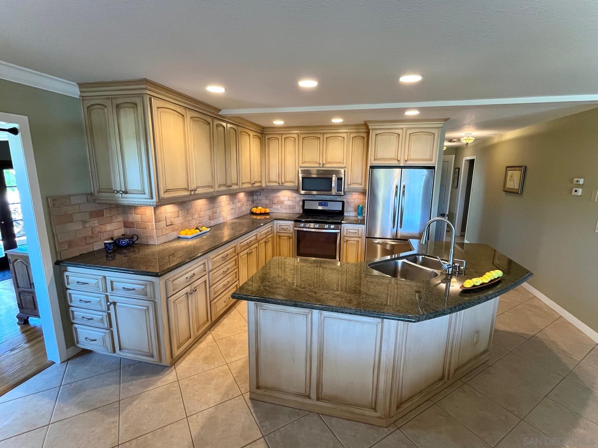 Detail Gallery Image 15 of 57 For 1282  Olive Ave, Fallbrook,  CA 92028 - 4 Beds | 3 Baths