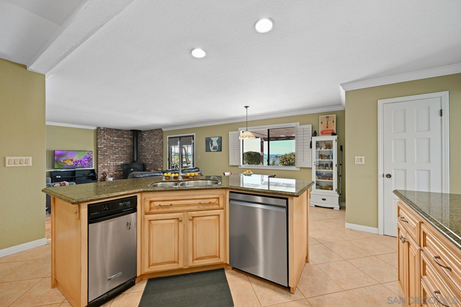 Detail Gallery Image 16 of 57 For 1282  Olive Ave, Fallbrook,  CA 92028 - 4 Beds | 3 Baths