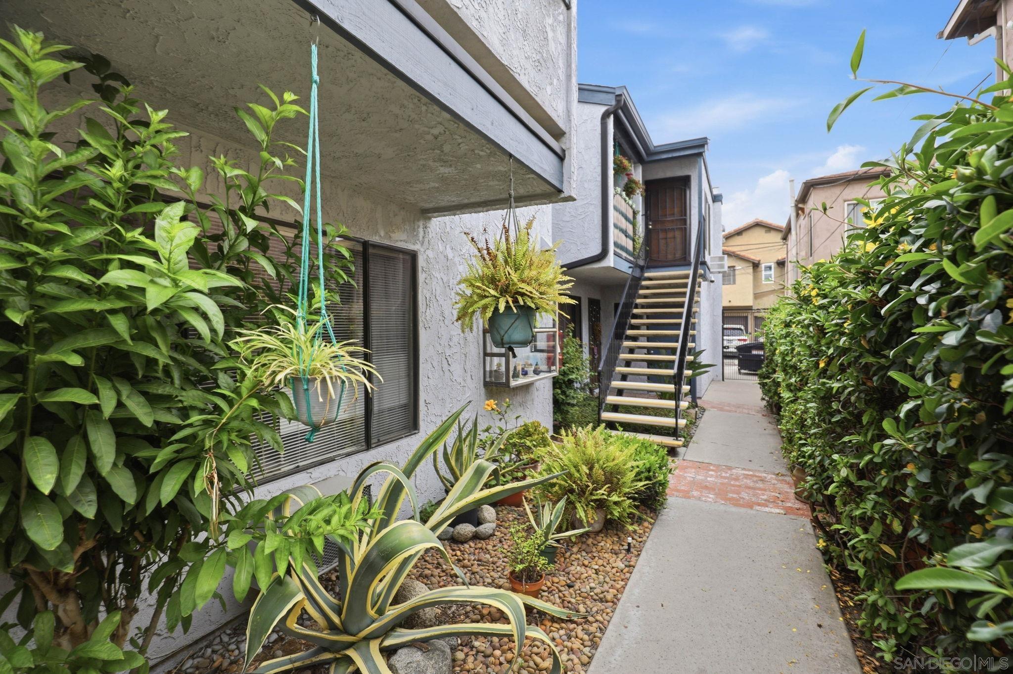 Detail Gallery Image 4 of 31 For 4675  Utah St  #8,  San Diego,  CA 92116 - 2 Beds | 1 Baths