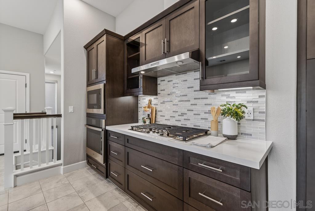 Detail Gallery Image 11 of 55 For 16750  Coyote Bush Drive  #97,  San Diego,  CA 92127 - 3 Beds | 3 Baths