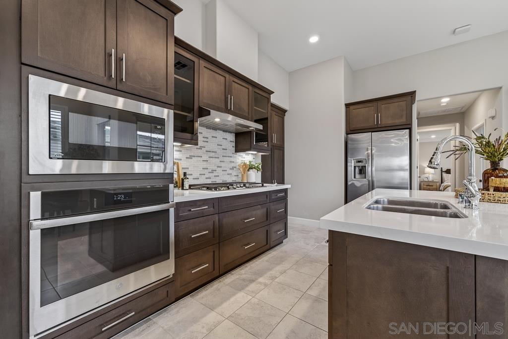 Detail Gallery Image 12 of 55 For 16750  Coyote Bush Drive  #97,  San Diego,  CA 92127 - 3 Beds | 3 Baths