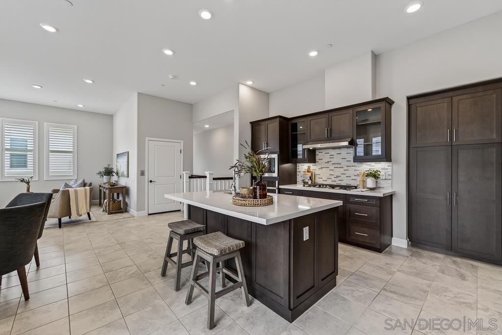 Detail Gallery Image 13 of 55 For 16750  Coyote Bush Drive  #97,  San Diego,  CA 92127 - 3 Beds | 3 Baths