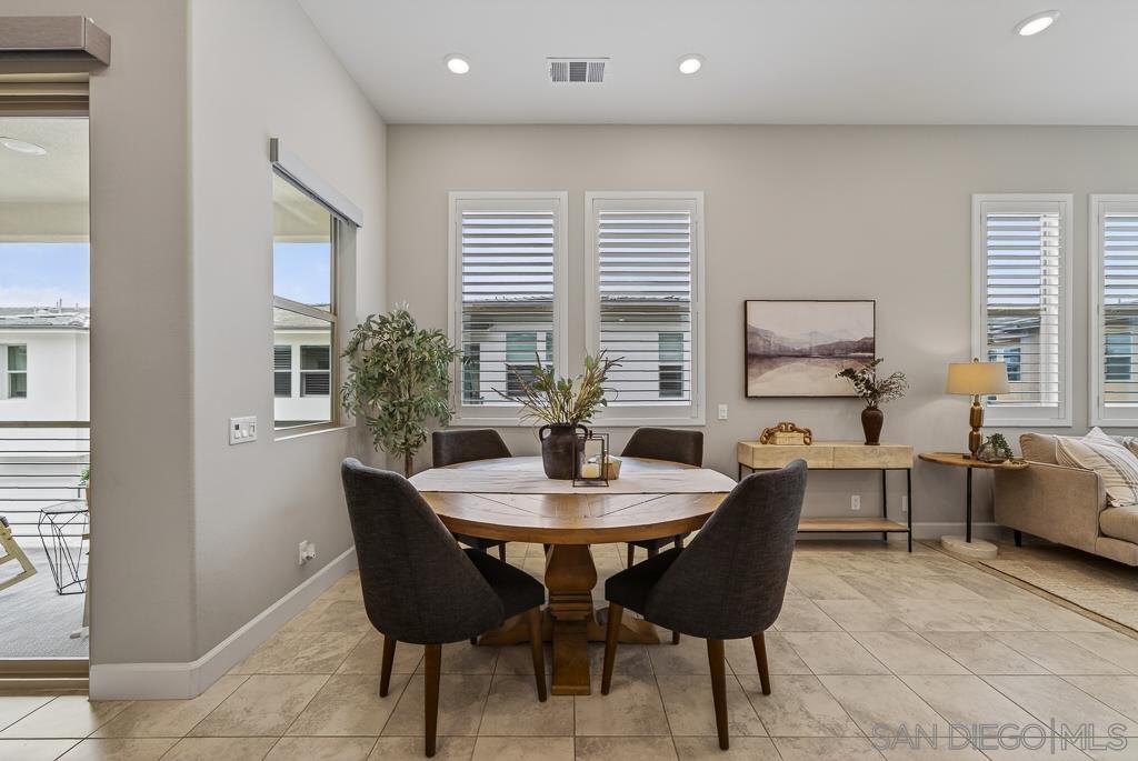 Detail Gallery Image 16 of 55 For 16750  Coyote Bush Drive  #97,  San Diego,  CA 92127 - 3 Beds | 3 Baths