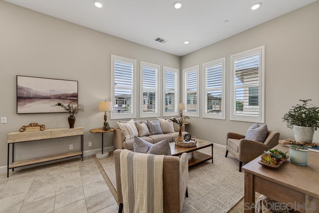 Detail Gallery Image 17 of 55 For 16750  Coyote Bush Drive  #97,  San Diego,  CA 92127 - 3 Beds | 3 Baths