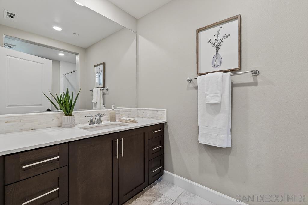 Detail Gallery Image 4 of 55 For 16750  Coyote Bush Drive  #97,  San Diego,  CA 92127 - 3 Beds | 3 Baths