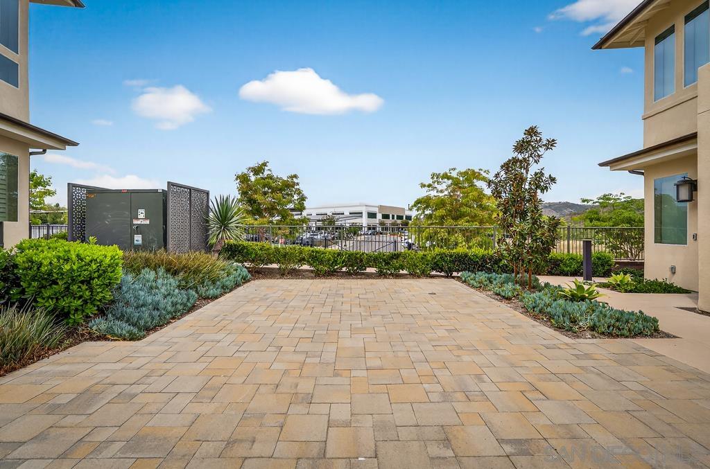 Detail Gallery Image 34 of 55 For 16750  Coyote Bush Drive  #97,  San Diego,  CA 92127 - 3 Beds | 3 Baths