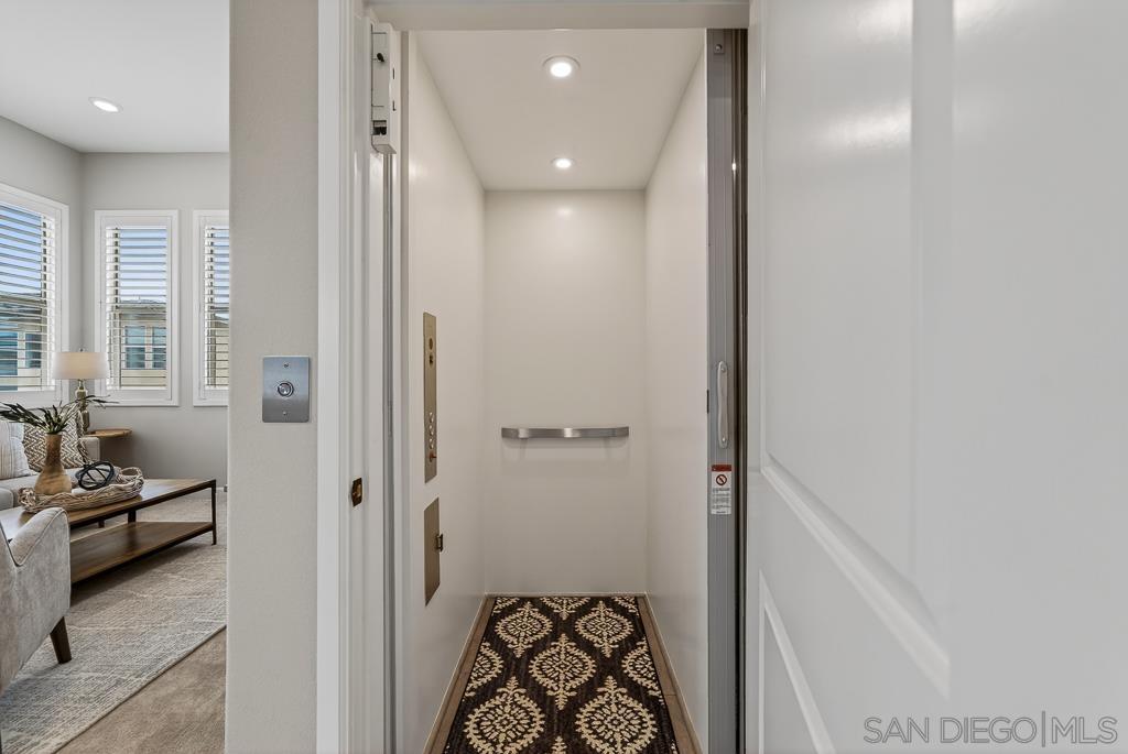 Detail Gallery Image 8 of 55 For 16750  Coyote Bush Drive  #97,  San Diego,  CA 92127 - 3 Beds | 3 Baths