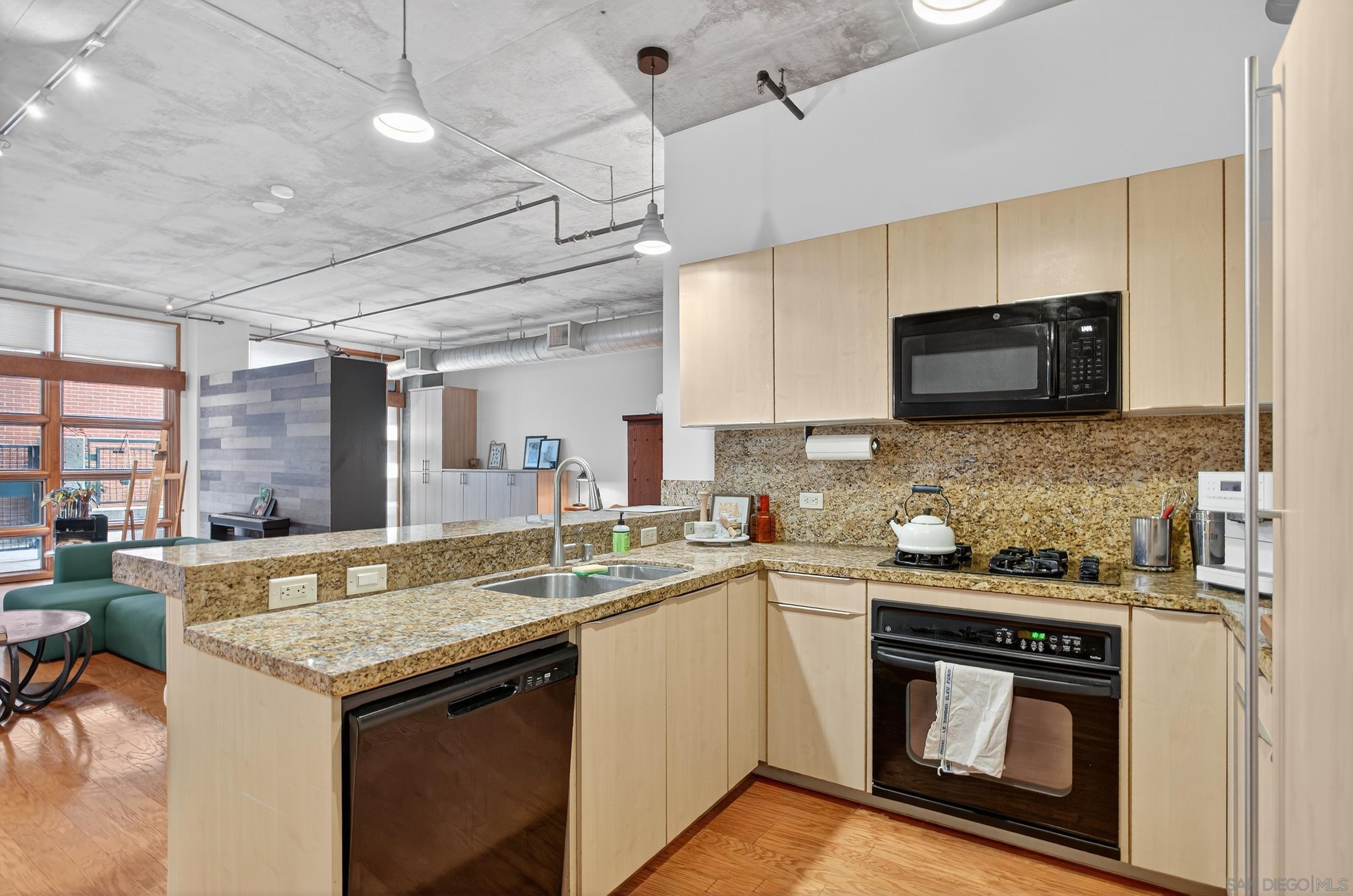 Detail Gallery Image 12 of 42 For 877  Island Ave  218, San Diego,  CA 92101 - 0 Beds | 1/1 Baths