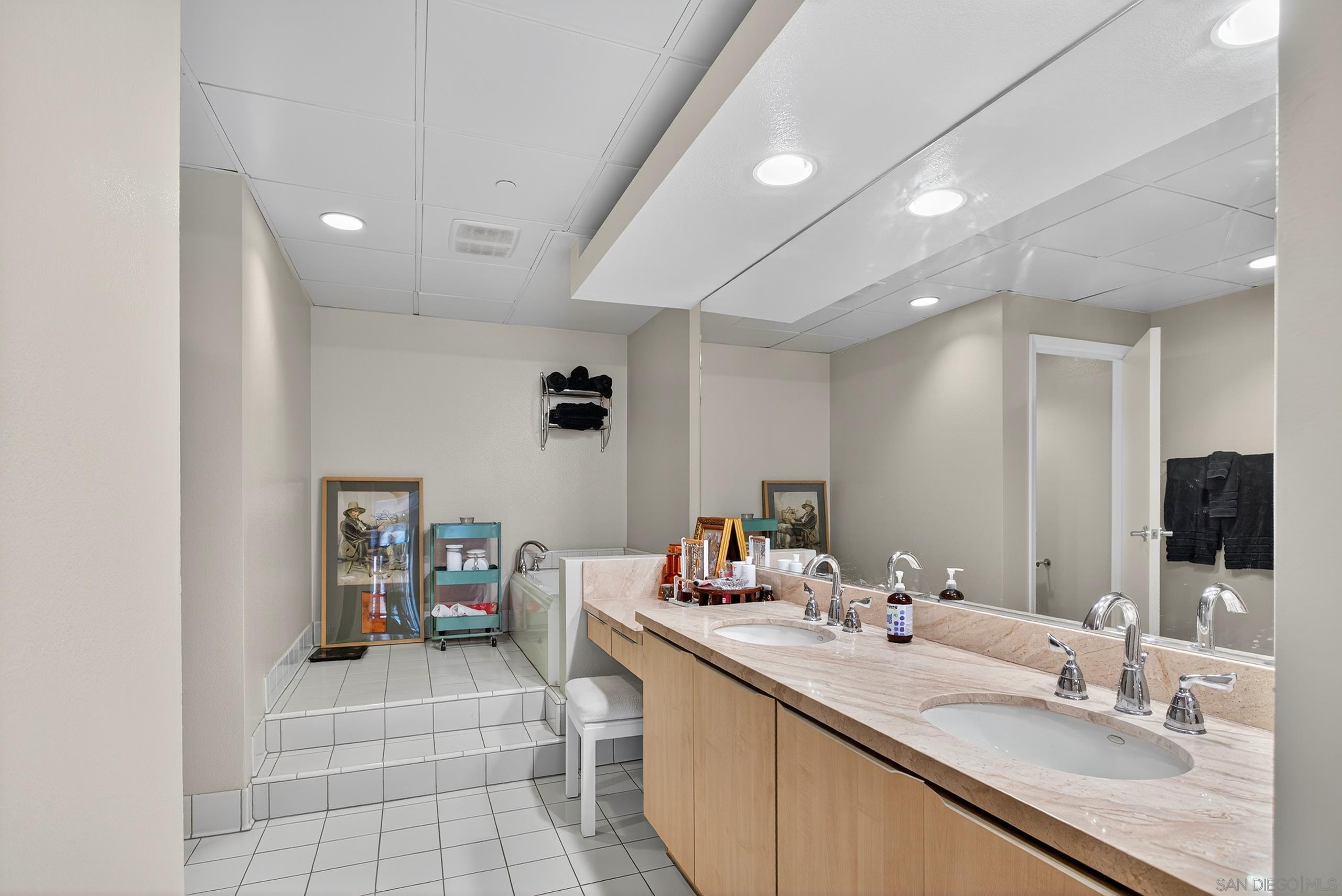 Detail Gallery Image 24 of 42 For 877  Island Ave  218, San Diego,  CA 92101 - 0 Beds | 1/1 Baths