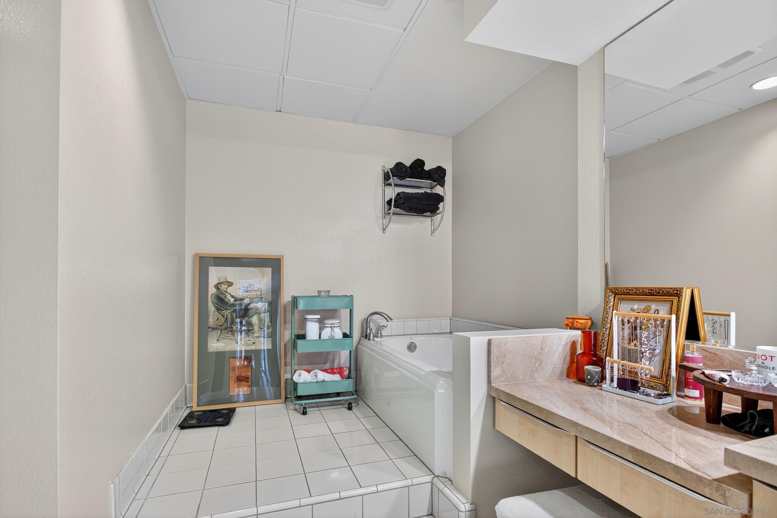 Detail Gallery Image 25 of 42 For 877  Island Ave  218, San Diego,  CA 92101 - 0 Beds | 1/1 Baths