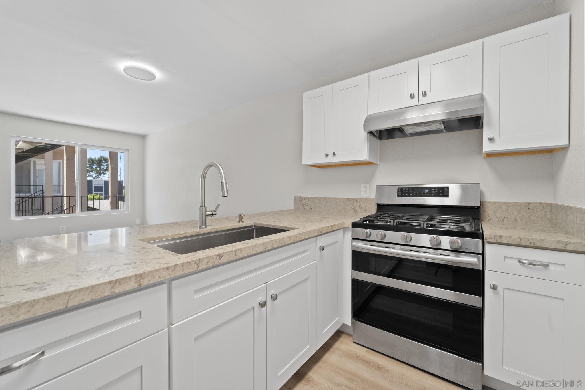 Detail Gallery Image 4 of 28 For 239  50th St  #33,  San Diego,  CA 92102 - 3 Beds | 2 Baths