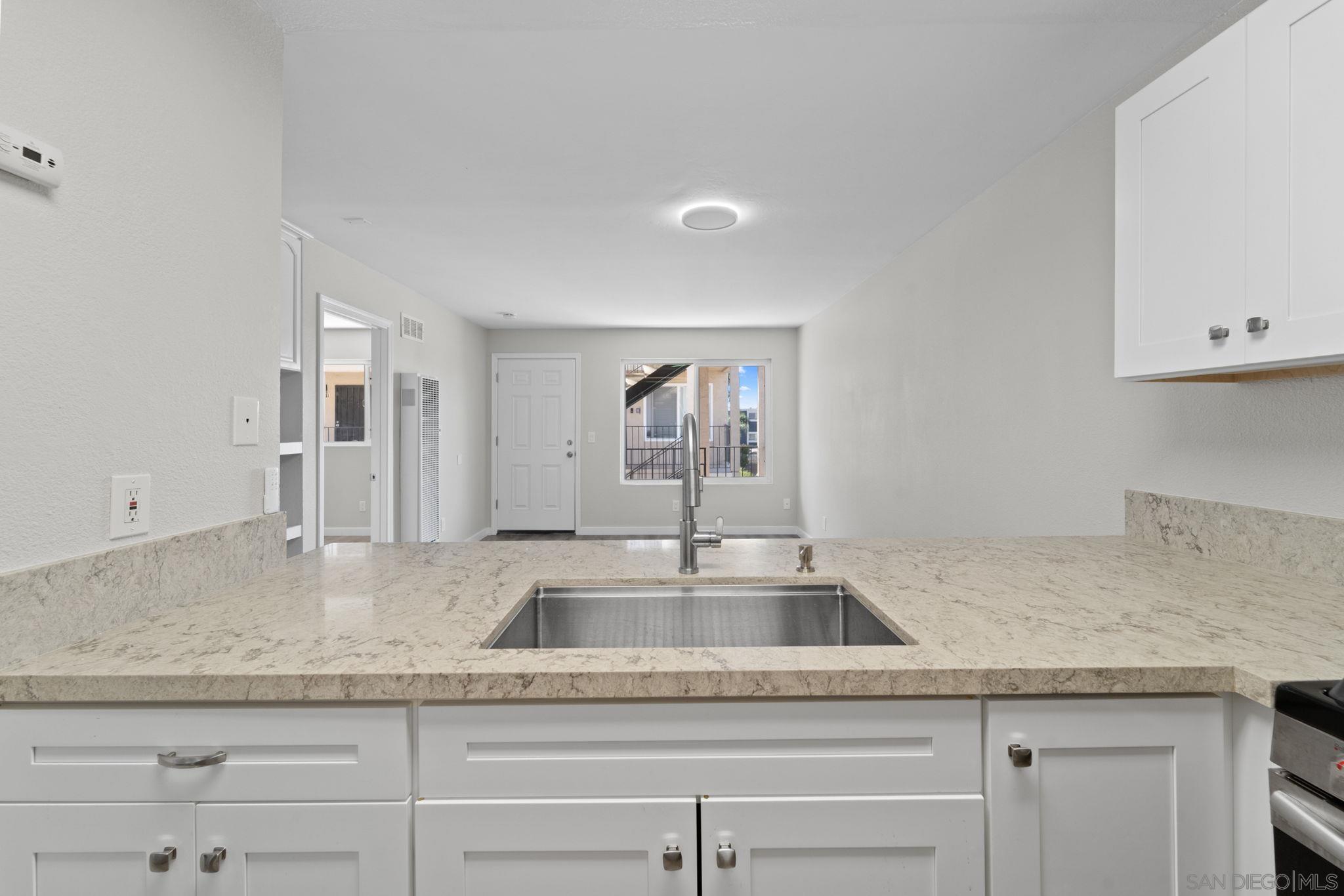 Detail Gallery Image 5 of 28 For 239  50th St  #33,  San Diego,  CA 92102 - 3 Beds | 2 Baths