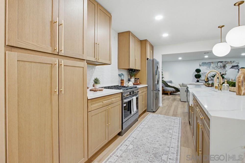 Detail Gallery Image 14 of 56 For 3880  Adams St, Carlsbad,  CA 92008 - 4 Beds | 2 Baths