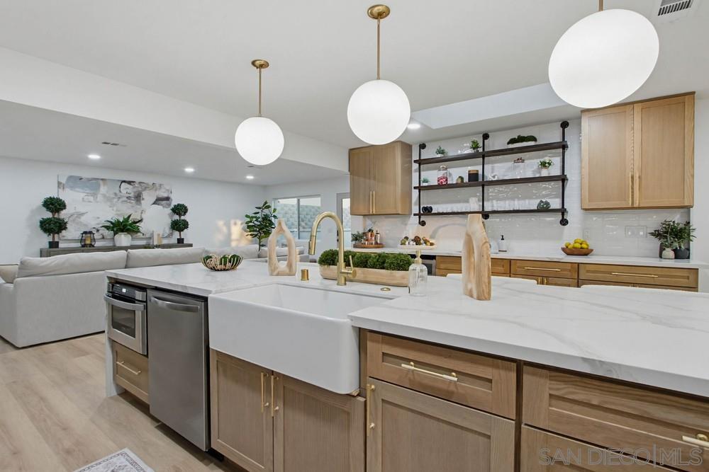 Detail Gallery Image 15 of 56 For 3880  Adams St, Carlsbad,  CA 92008 - 4 Beds | 2 Baths