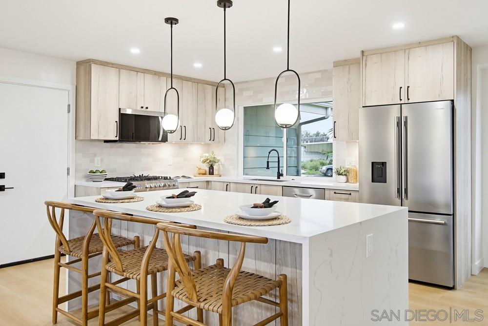 Detail Gallery Image 12 of 42 For 3052  Award Row, San Diego,  CA 92122 - 4 Beds | 2/1 Baths