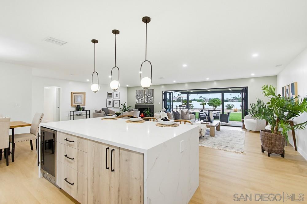 Detail Gallery Image 13 of 42 For 3052  Award Row, San Diego,  CA 92122 - 4 Beds | 2/1 Baths