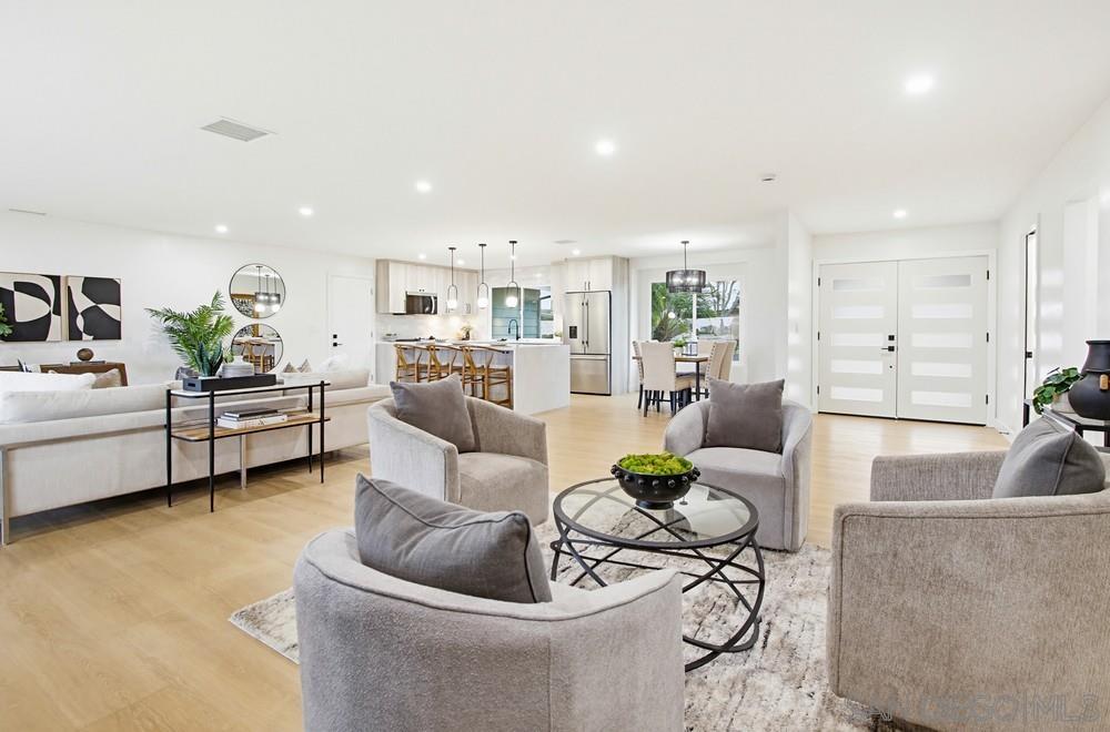 Detail Gallery Image 9 of 42 For 3052  Award Row, San Diego,  CA 92122 - 4 Beds | 2/1 Baths