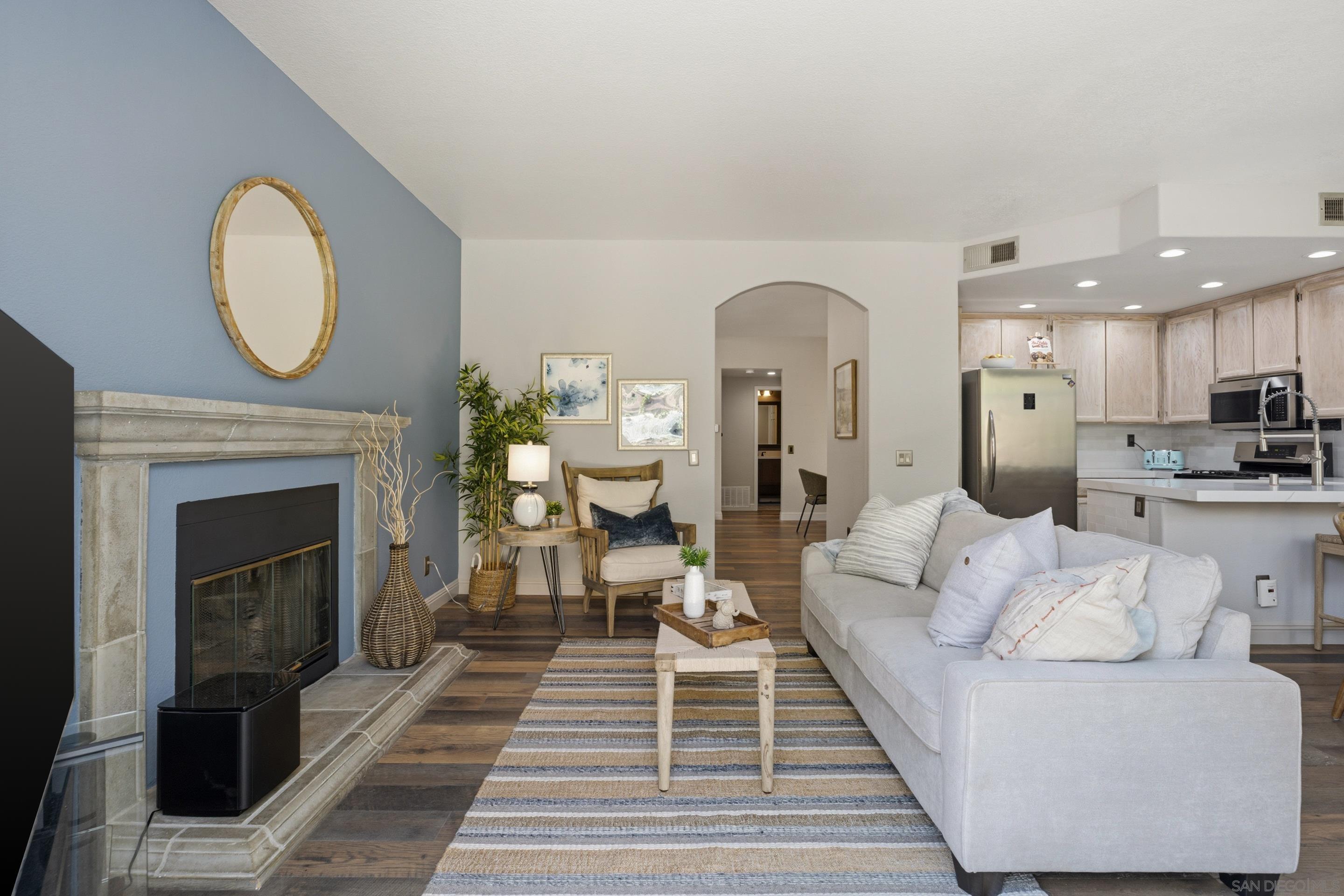 Detail Gallery Image 12 of 40 For 1528  via Otano, Oceanside,  CA 92056 - 4 Beds | 2/1 Baths