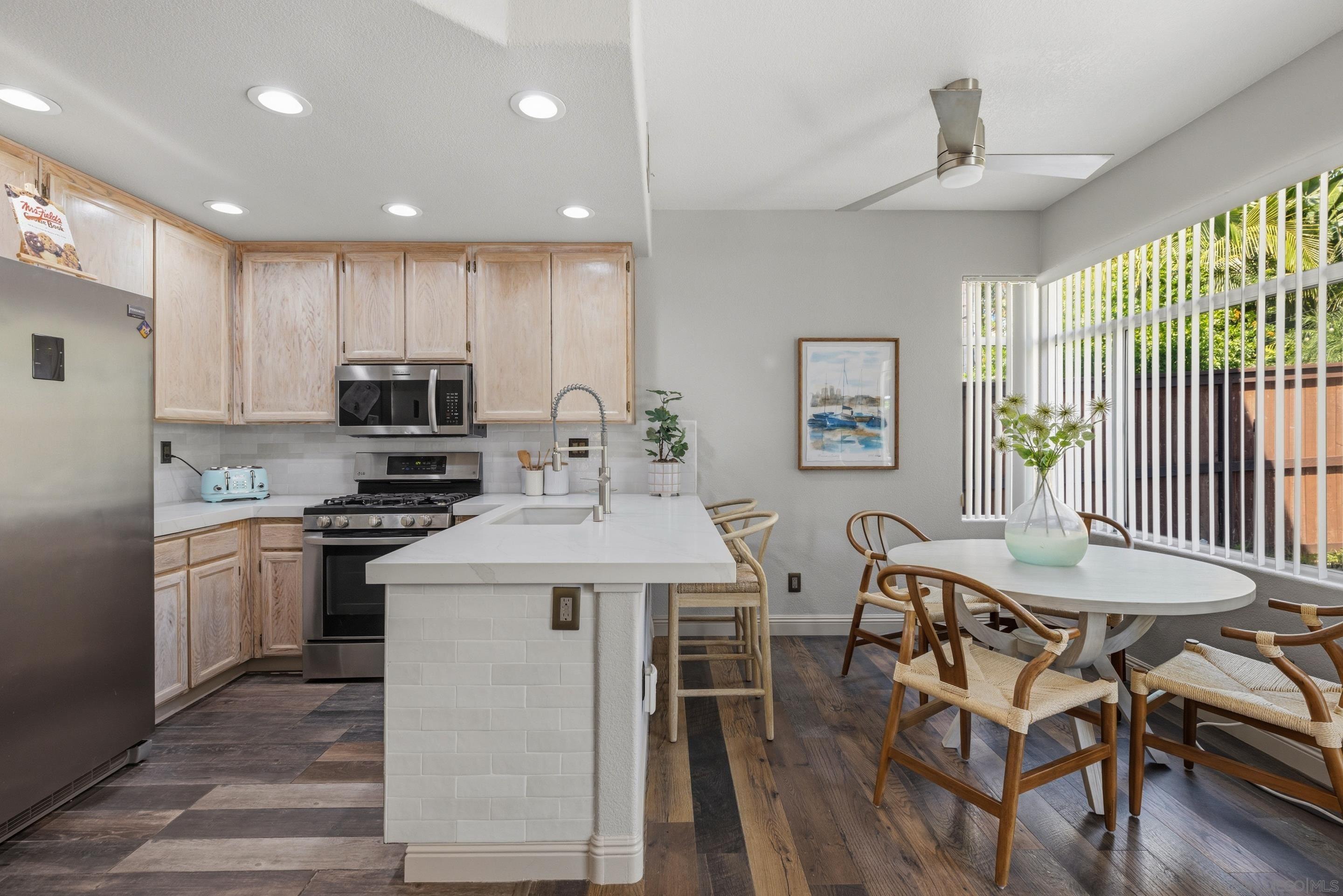 Detail Gallery Image 16 of 40 For 1528  via Otano, Oceanside,  CA 92056 - 4 Beds | 2/1 Baths