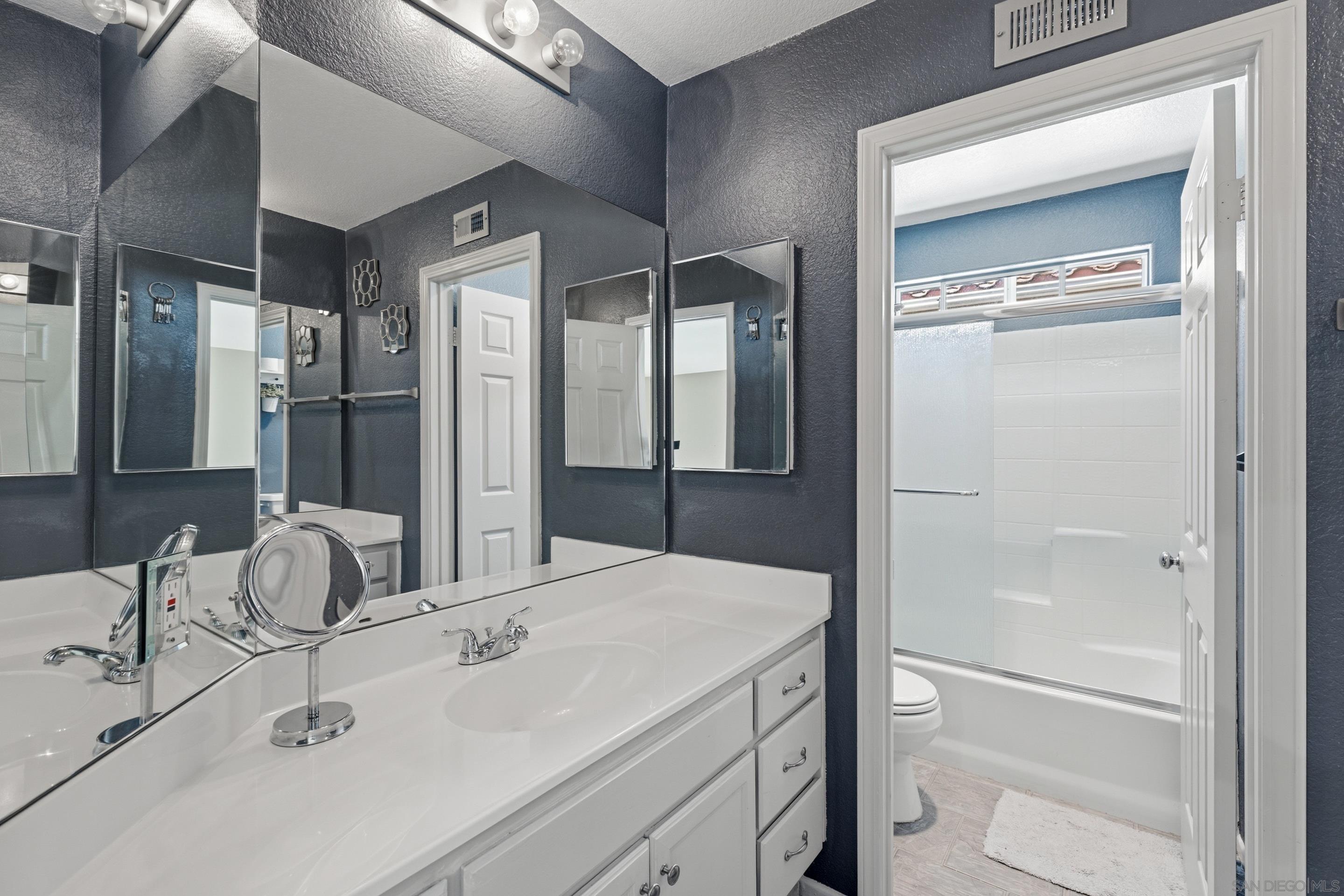 Detail Gallery Image 27 of 40 For 1528  via Otano, Oceanside,  CA 92056 - 4 Beds | 2/1 Baths
