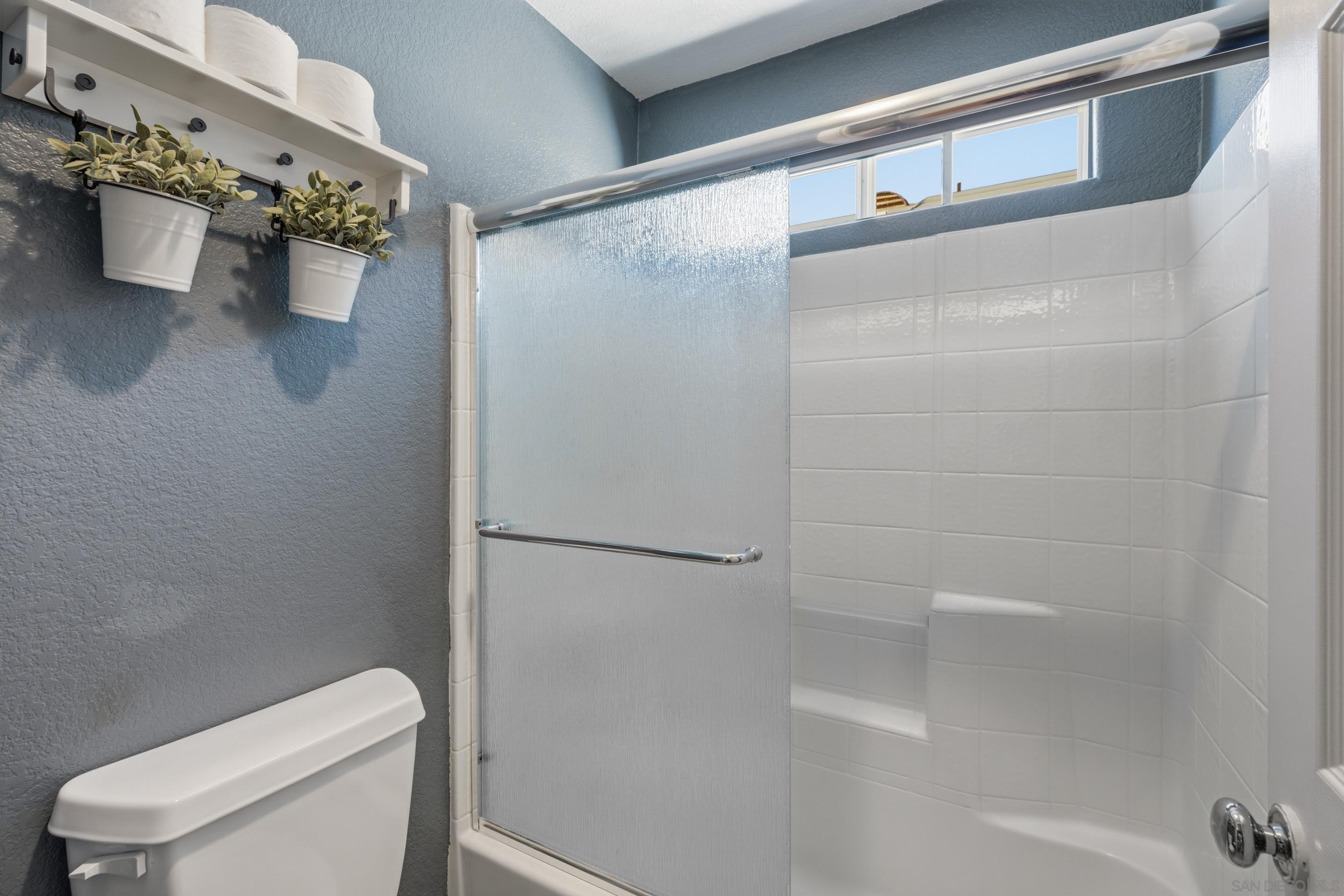 Detail Gallery Image 28 of 40 For 1528  via Otano, Oceanside,  CA 92056 - 4 Beds | 2/1 Baths