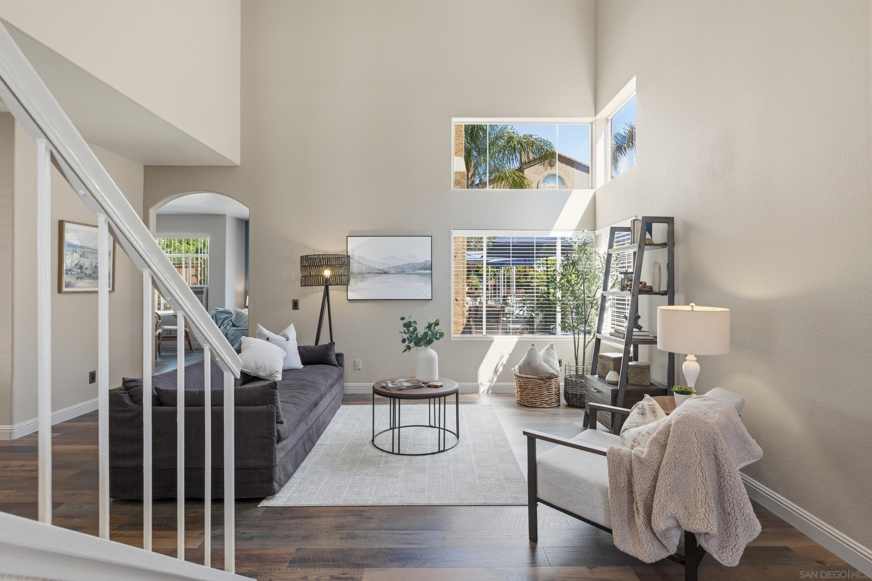 Detail Gallery Image 3 of 40 For 1528  via Otano, Oceanside,  CA 92056 - 4 Beds | 2/1 Baths
