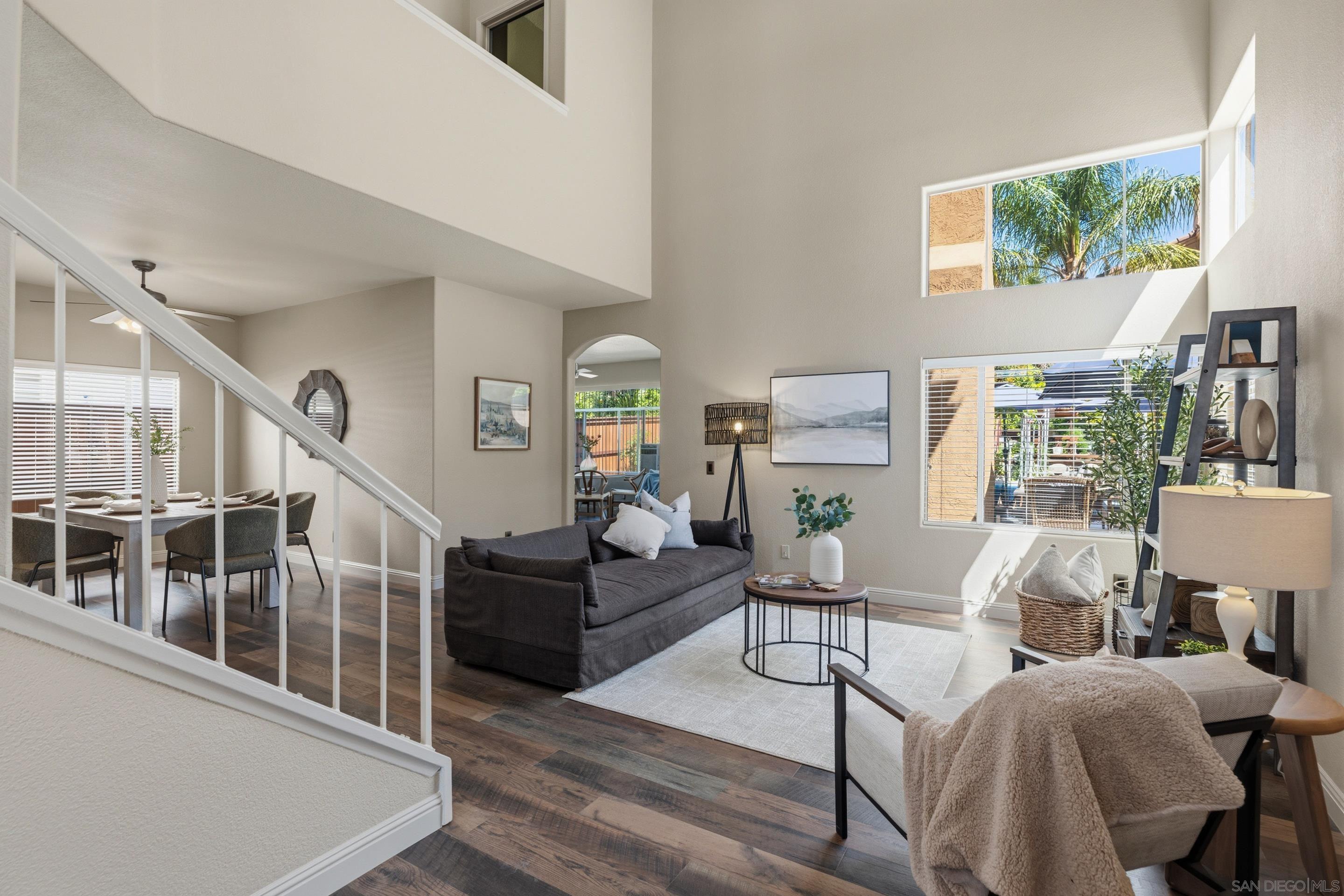 Detail Gallery Image 4 of 40 For 1528  via Otano, Oceanside,  CA 92056 - 4 Beds | 2/1 Baths