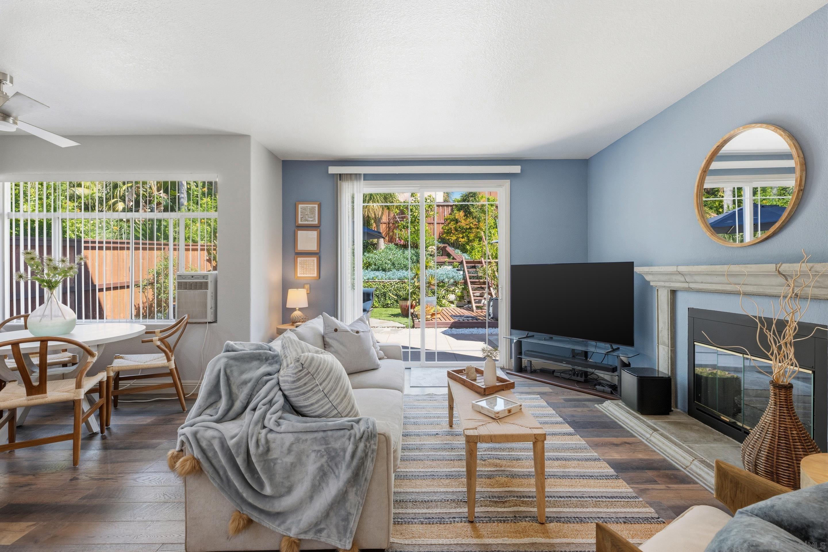 Detail Gallery Image 9 of 40 For 1528  via Otano, Oceanside,  CA 92056 - 4 Beds | 2/1 Baths