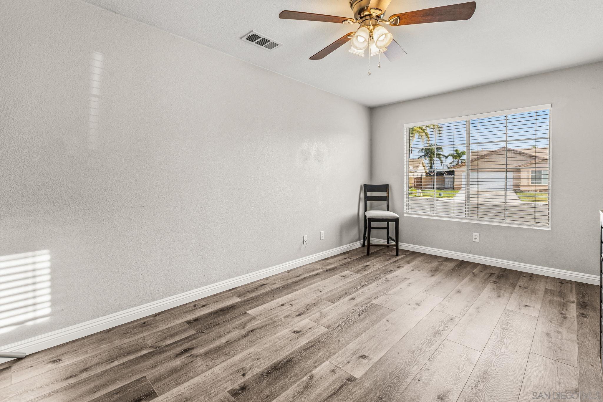 Detail Gallery Image 13 of 38 For 31565  Adour Way, Winchester,  CA 92596 - 4 Beds | 2 Baths