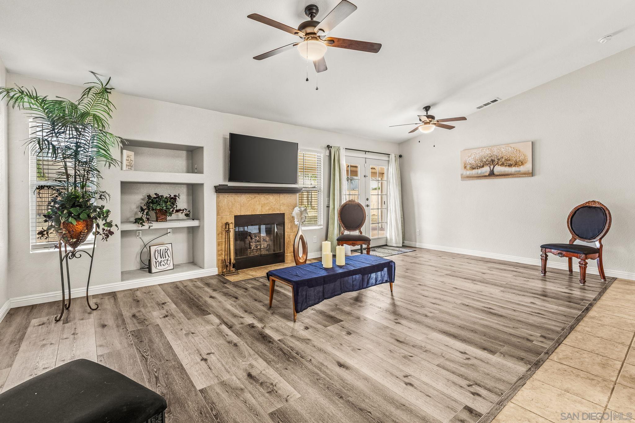 Detail Gallery Image 4 of 38 For 31565  Adour Way, Winchester,  CA 92596 - 4 Beds | 2 Baths