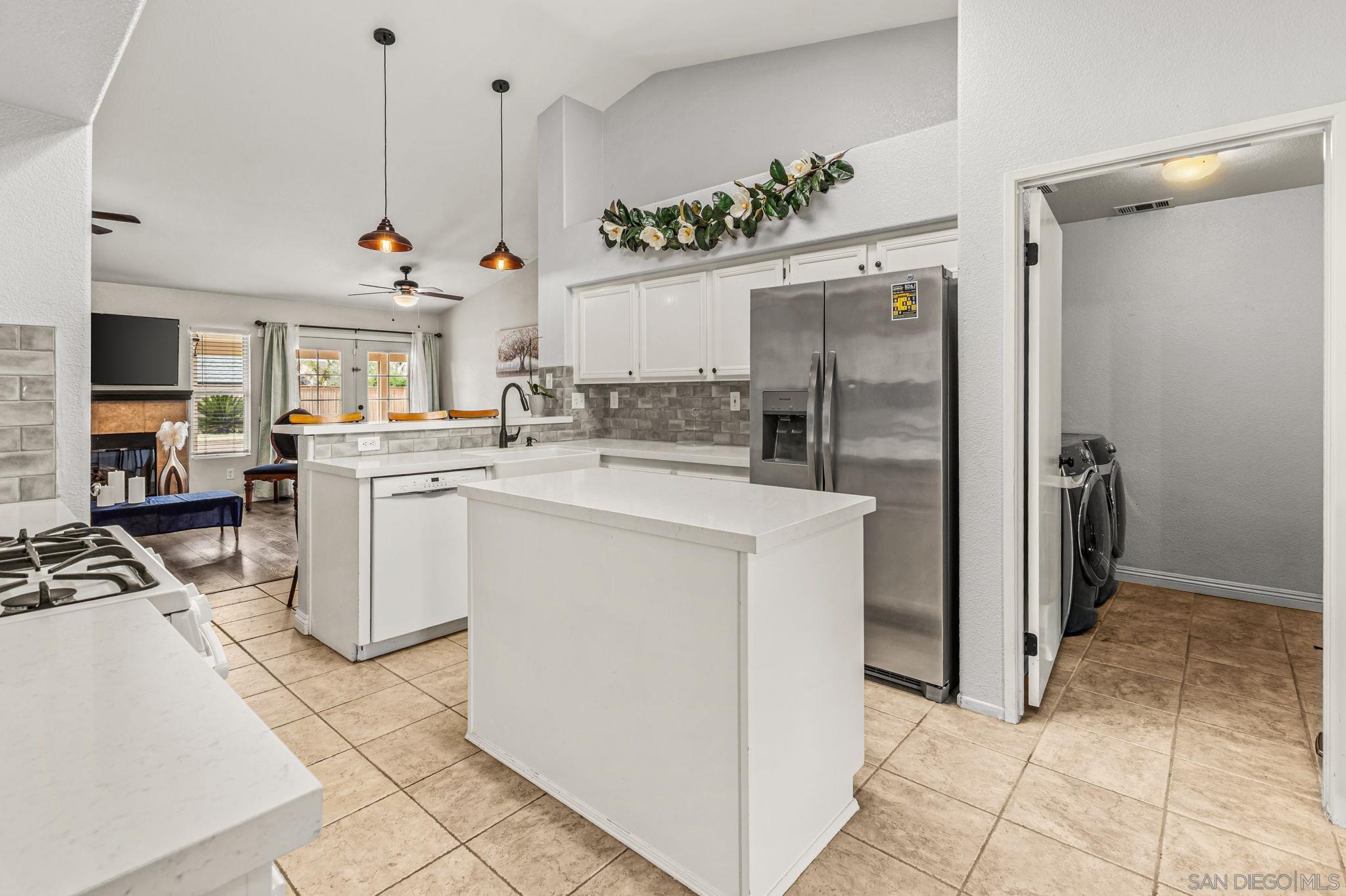 Detail Gallery Image 9 of 38 For 31565  Adour Way, Winchester,  CA 92596 - 4 Beds | 2 Baths