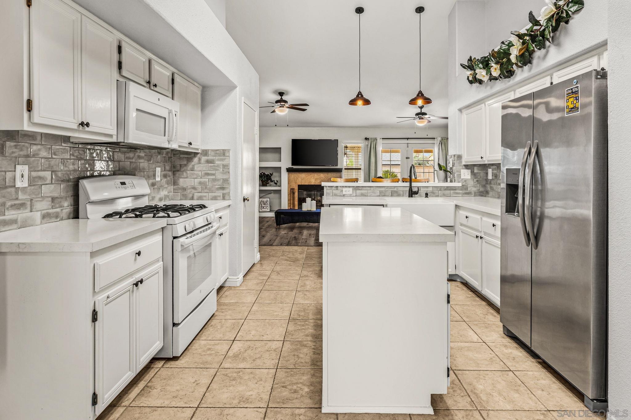 Detail Gallery Image 10 of 38 For 31565  Adour Way, Winchester,  CA 92596 - 4 Beds | 2 Baths