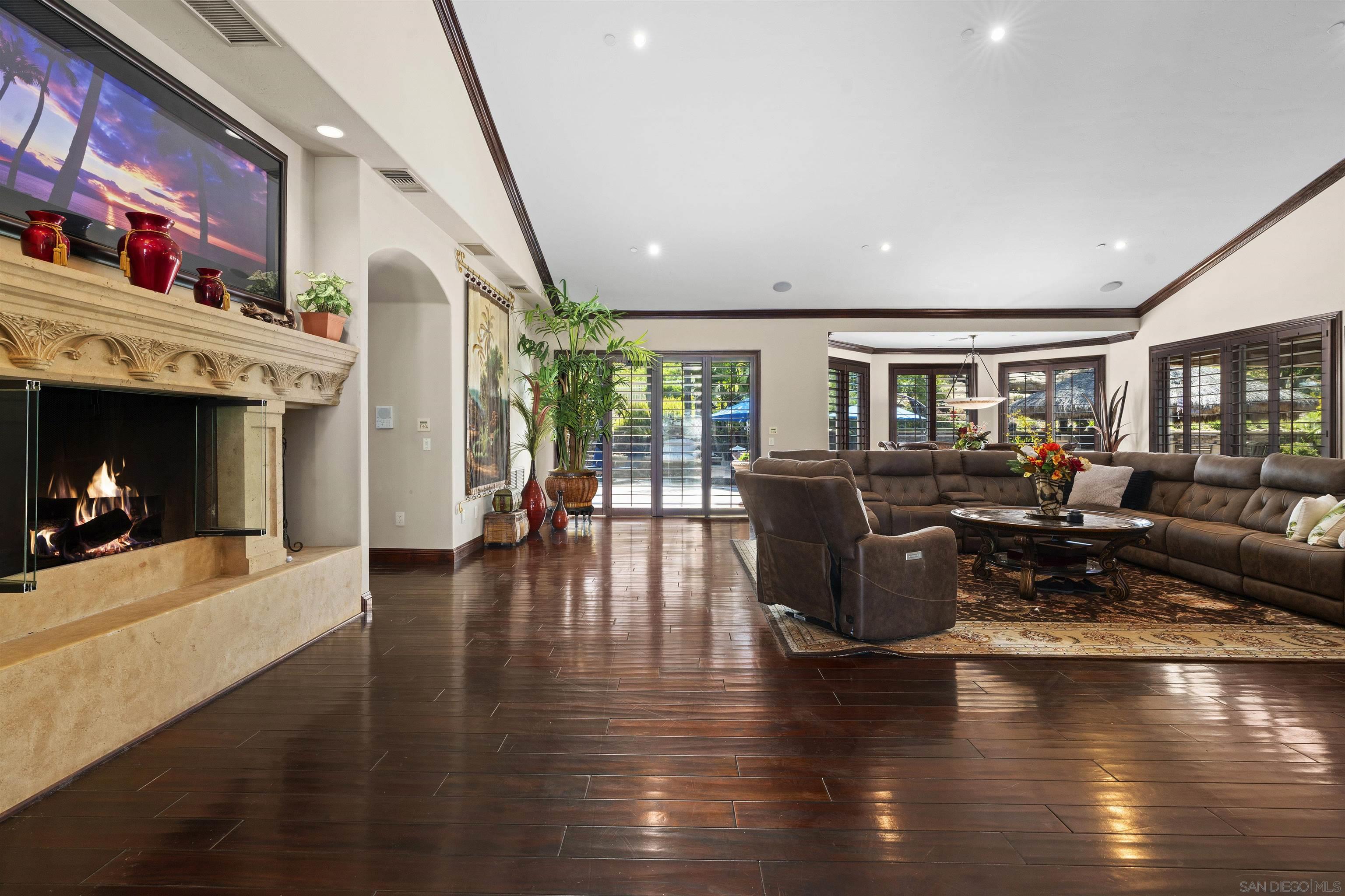 Detail Gallery Image 10 of 75 For 2882  Conestoga Circle, Alpine,  CA 91901 - 6 Beds | 4/1 Baths