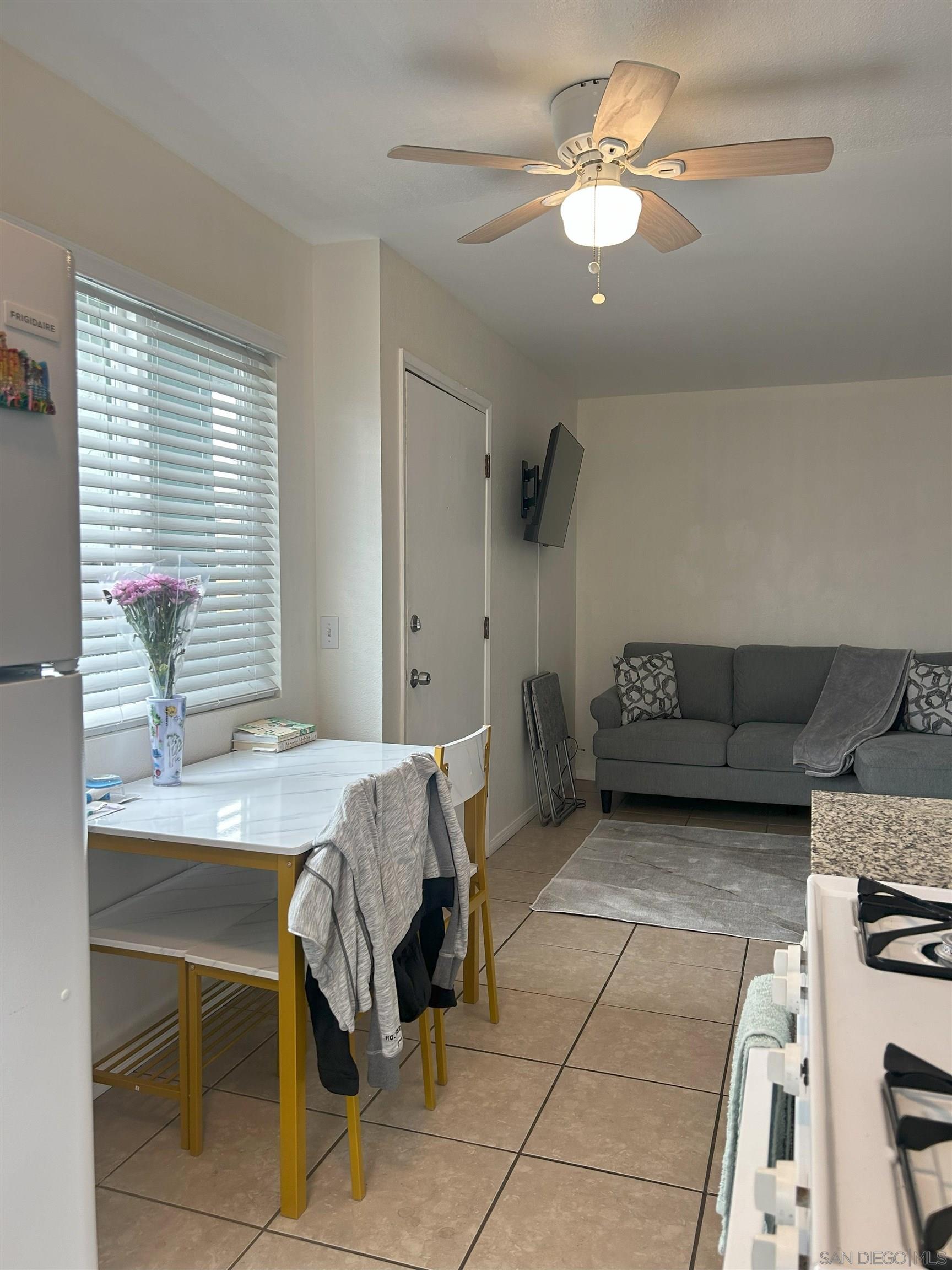 Detail Gallery Image 4 of 13 For 3936  Mississippi St.  Unit B, San Diego,  CA 92104 - 1 Beds | 1 Baths