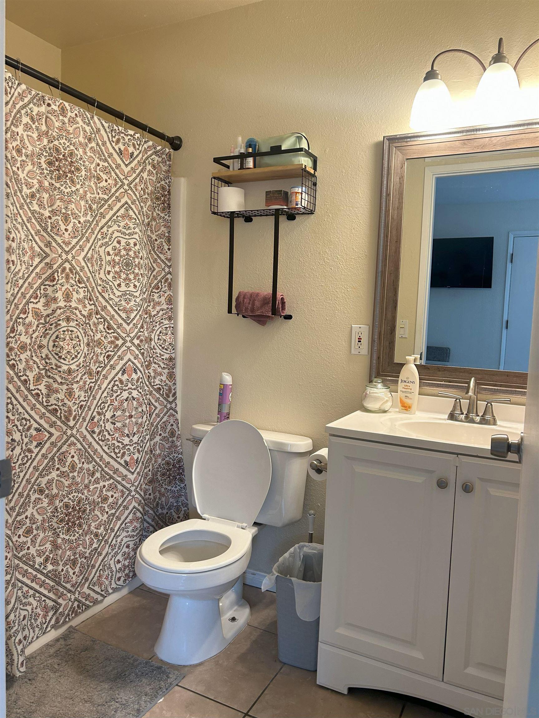 Detail Gallery Image 6 of 13 For 3936  Mississippi St.  Unit B, San Diego,  CA 92104 - 1 Beds | 1 Baths