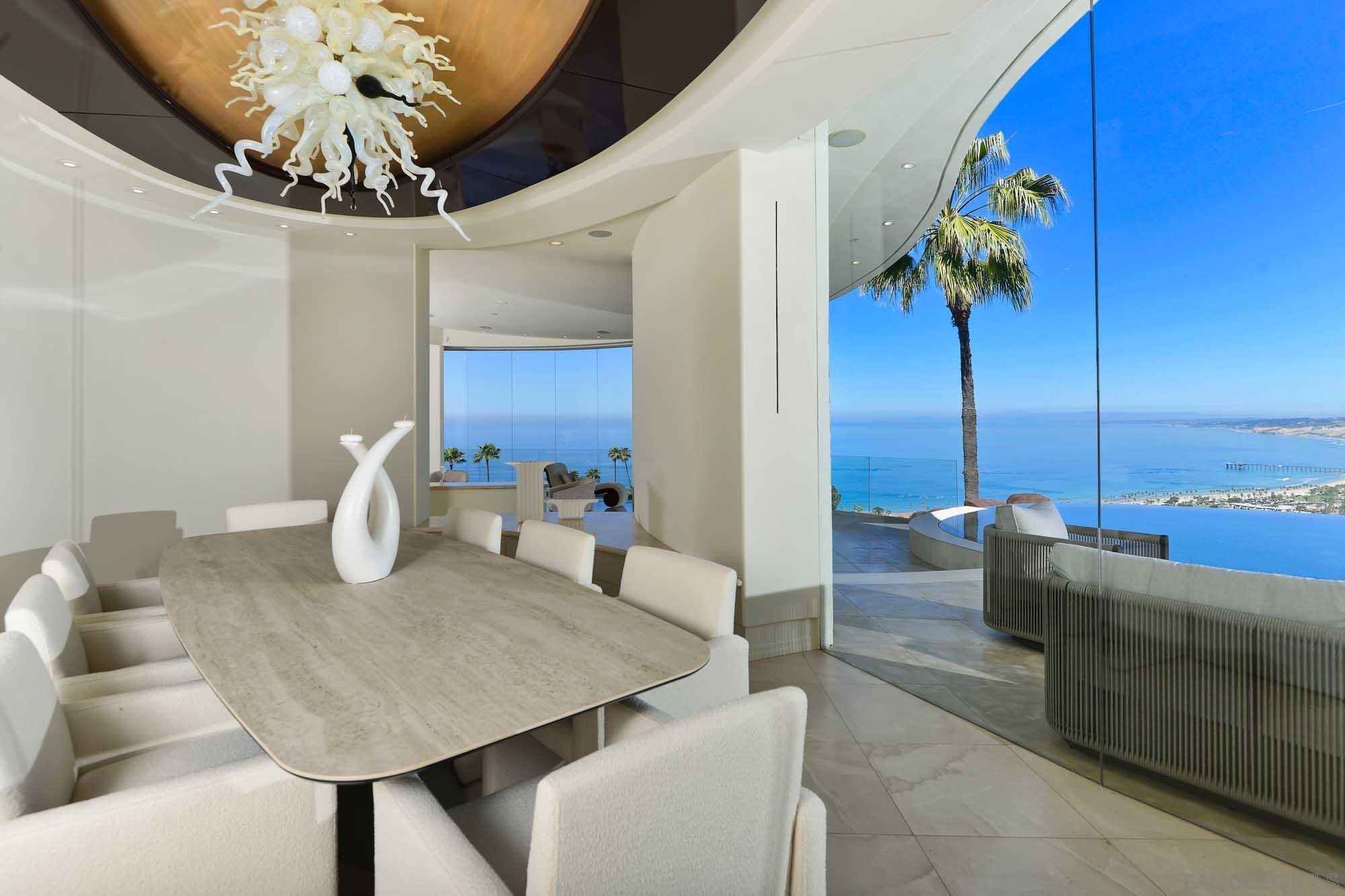 Detail Gallery Image 11 of 45 For 7455  Hillside Dr, La Jolla,  CA 92037 - 6 Beds | 6/1 Baths