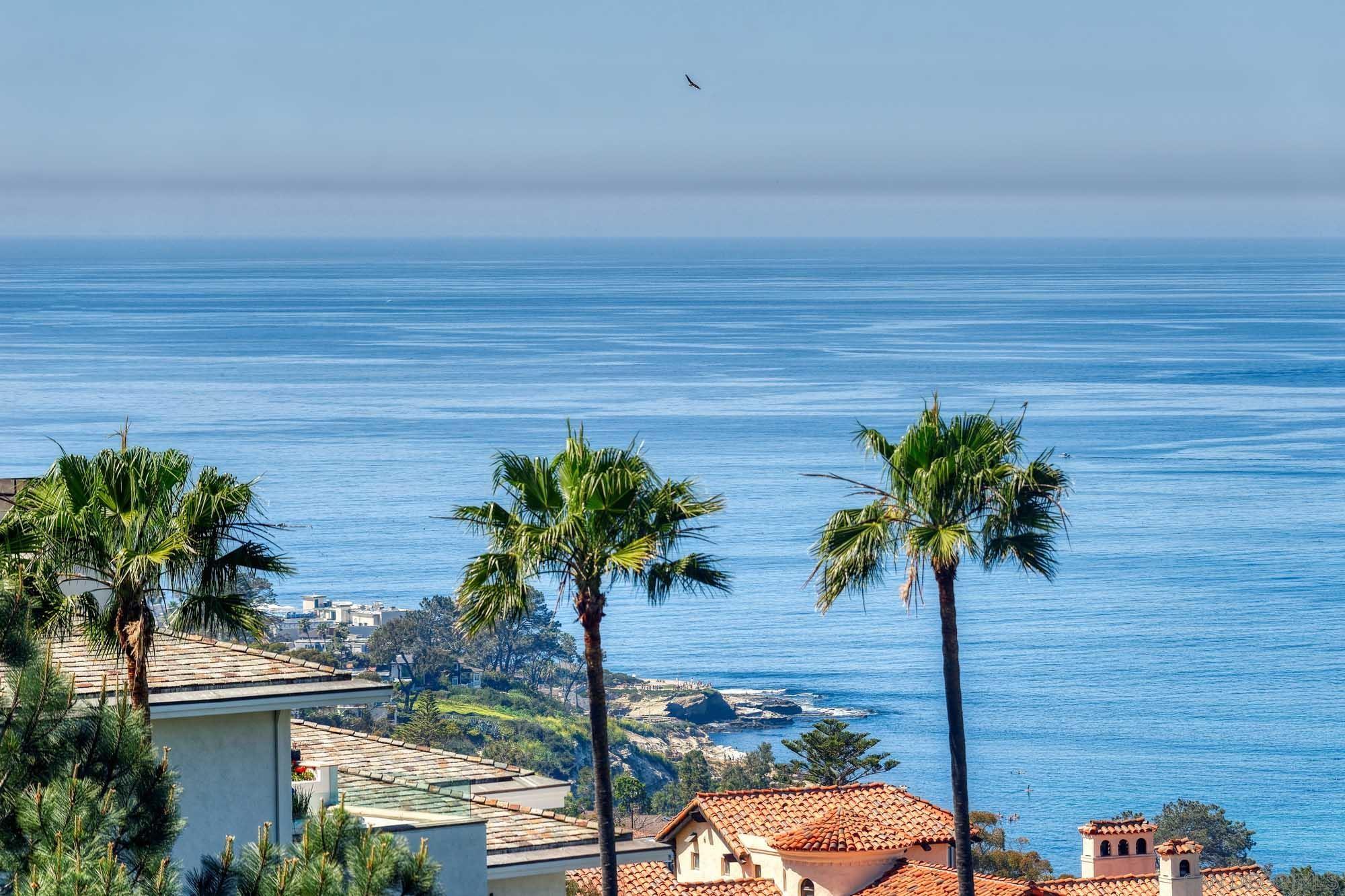 Detail Gallery Image 12 of 45 For 7455  Hillside Dr, La Jolla,  CA 92037 - 6 Beds | 6/1 Baths