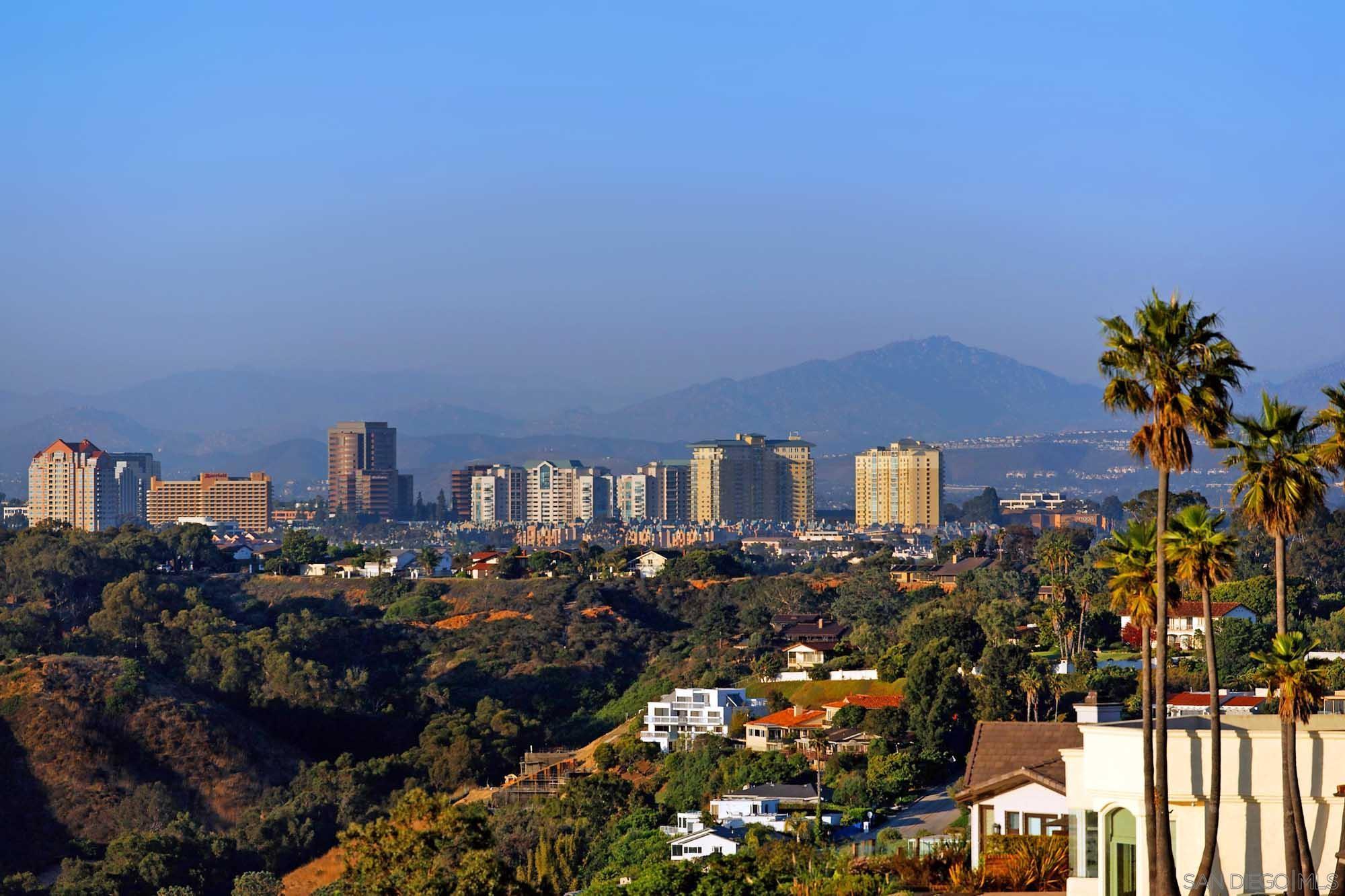 Detail Gallery Image 14 of 45 For 7455  Hillside Dr, La Jolla,  CA 92037 - 6 Beds | 6/1 Baths