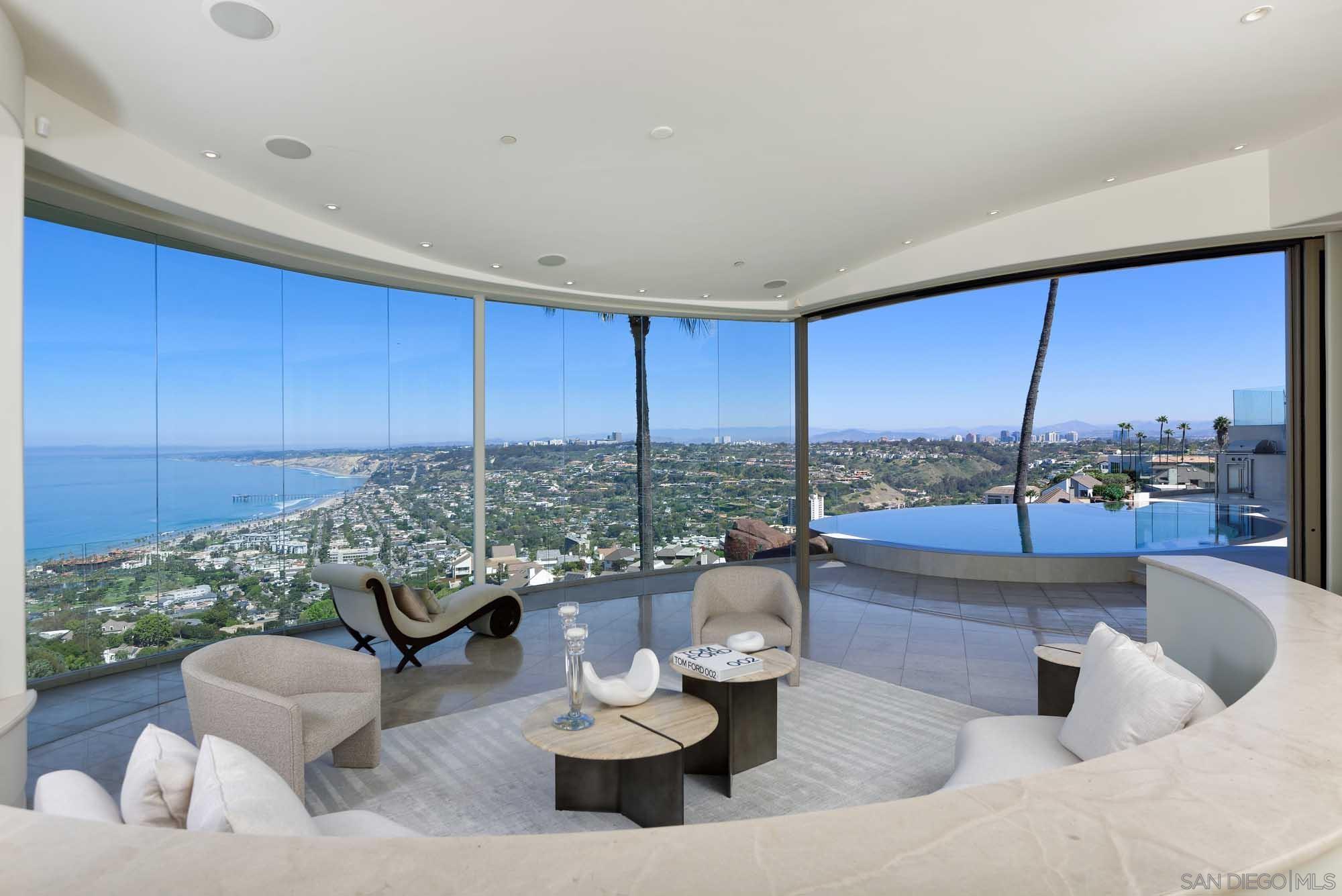 Detail Gallery Image 3 of 45 For 7455  Hillside Dr, La Jolla,  CA 92037 - 6 Beds | 6/1 Baths