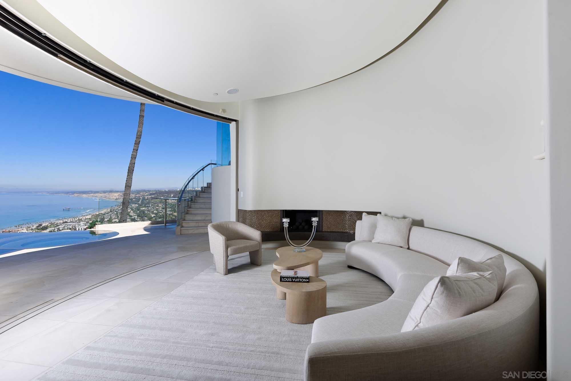 Detail Gallery Image 28 of 45 For 7455  Hillside Dr, La Jolla,  CA 92037 - 6 Beds | 6/1 Baths