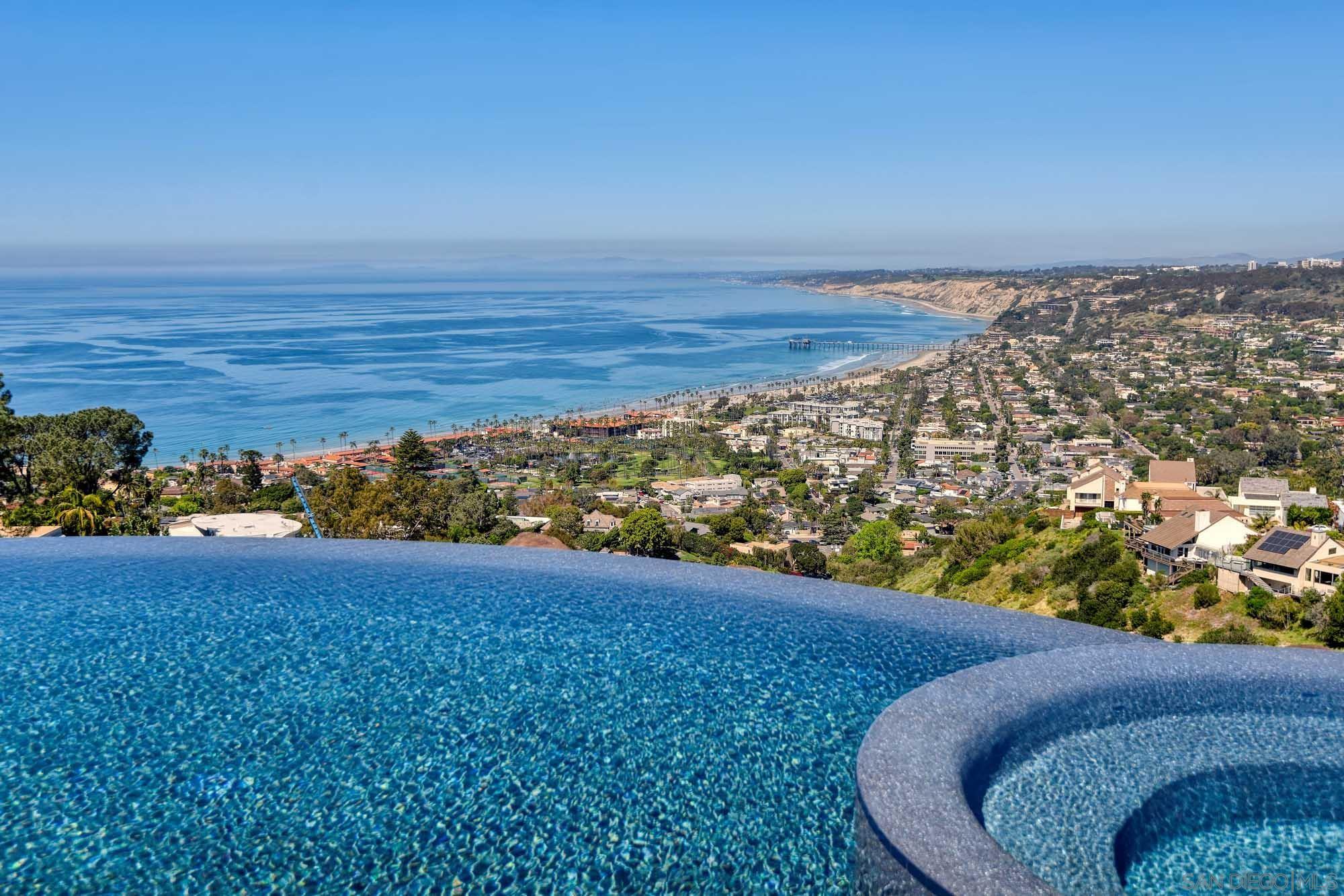 Detail Gallery Image 29 of 45 For 7455  Hillside Dr, La Jolla,  CA 92037 - 6 Beds | 6/1 Baths