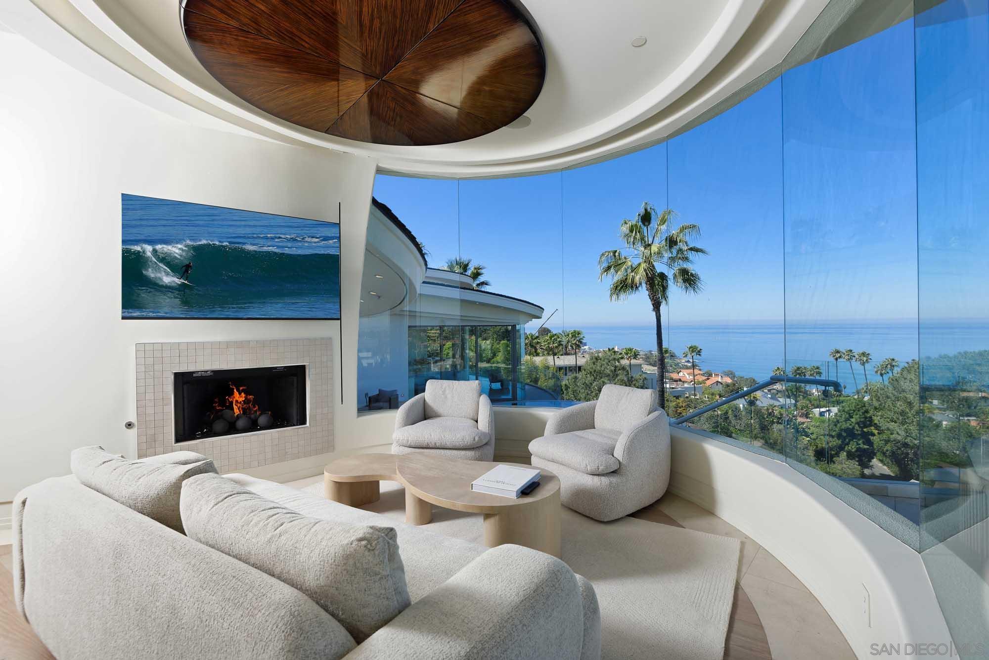 Detail Gallery Image 4 of 45 For 7455  Hillside Dr, La Jolla,  CA 92037 - 6 Beds | 6/1 Baths