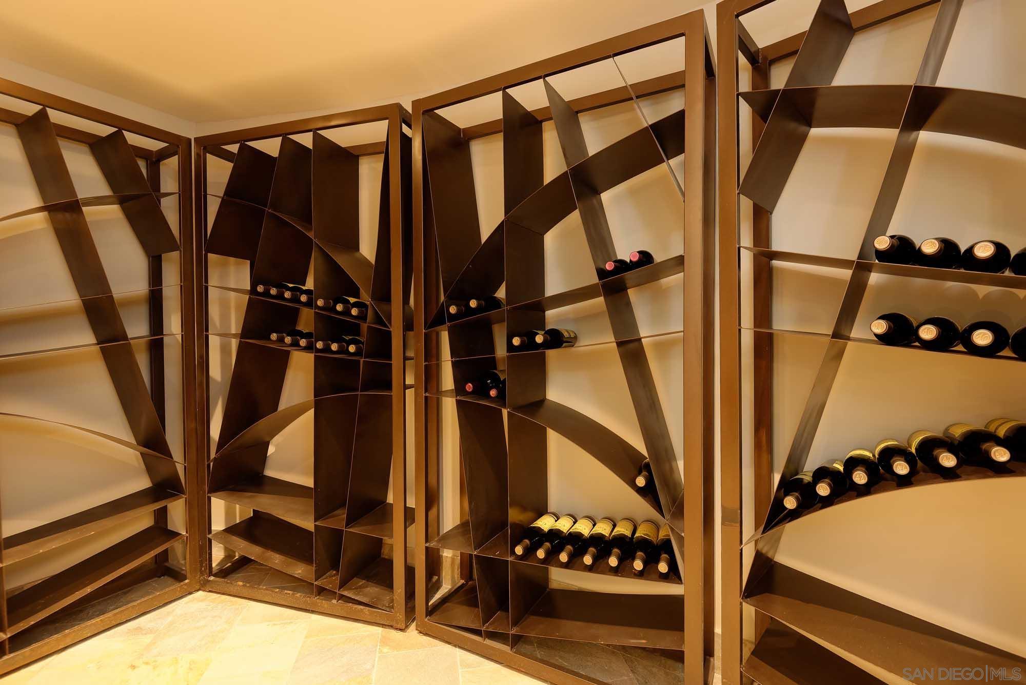 Detail Gallery Image 36 of 45 For 7455  Hillside Dr, La Jolla,  CA 92037 - 6 Beds | 6/1 Baths