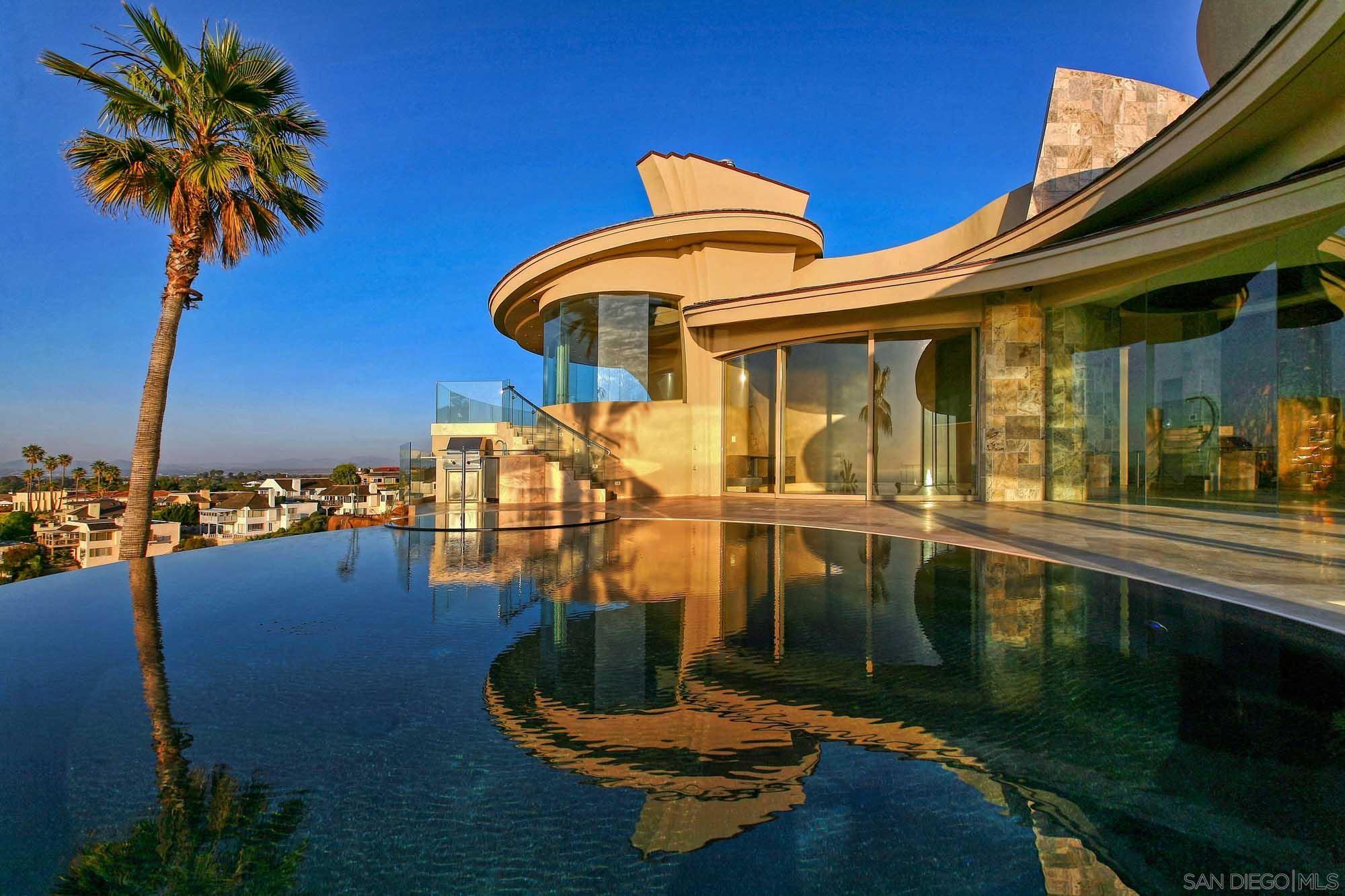 Detail Gallery Image 37 of 45 For 7455  Hillside Dr, La Jolla,  CA 92037 - 6 Beds | 6/1 Baths